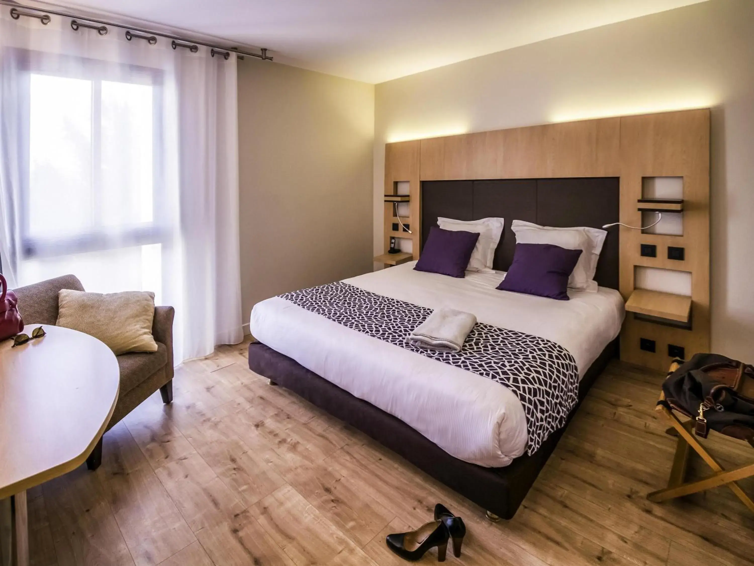 Bedroom, Bed in Mercure Montpellier Centre Comédie Bedroom, Bed in Mercure Montpellier Centre Comédie