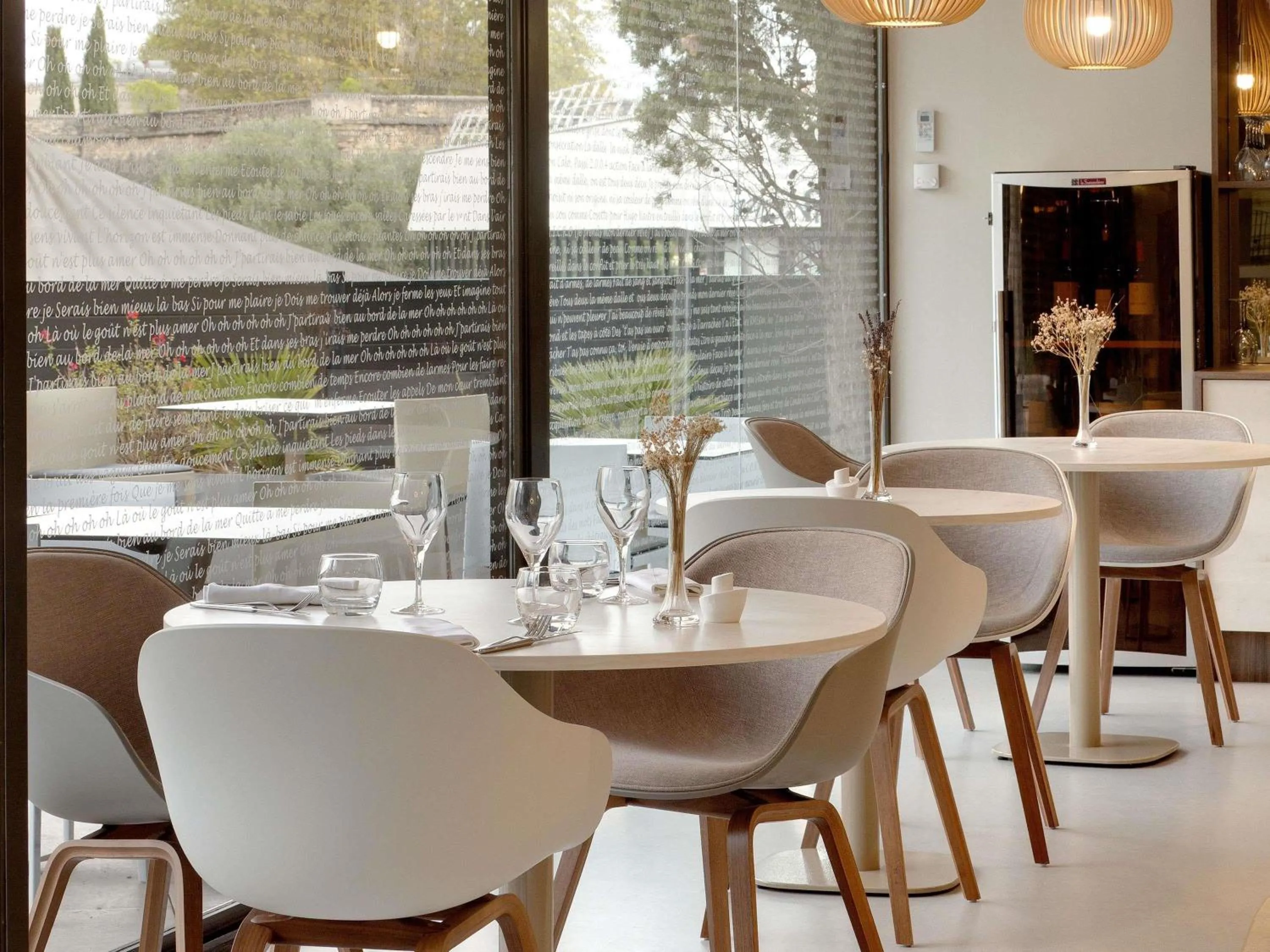 Restaurant/places to eat in Mercure Montpellier Centre Comédie