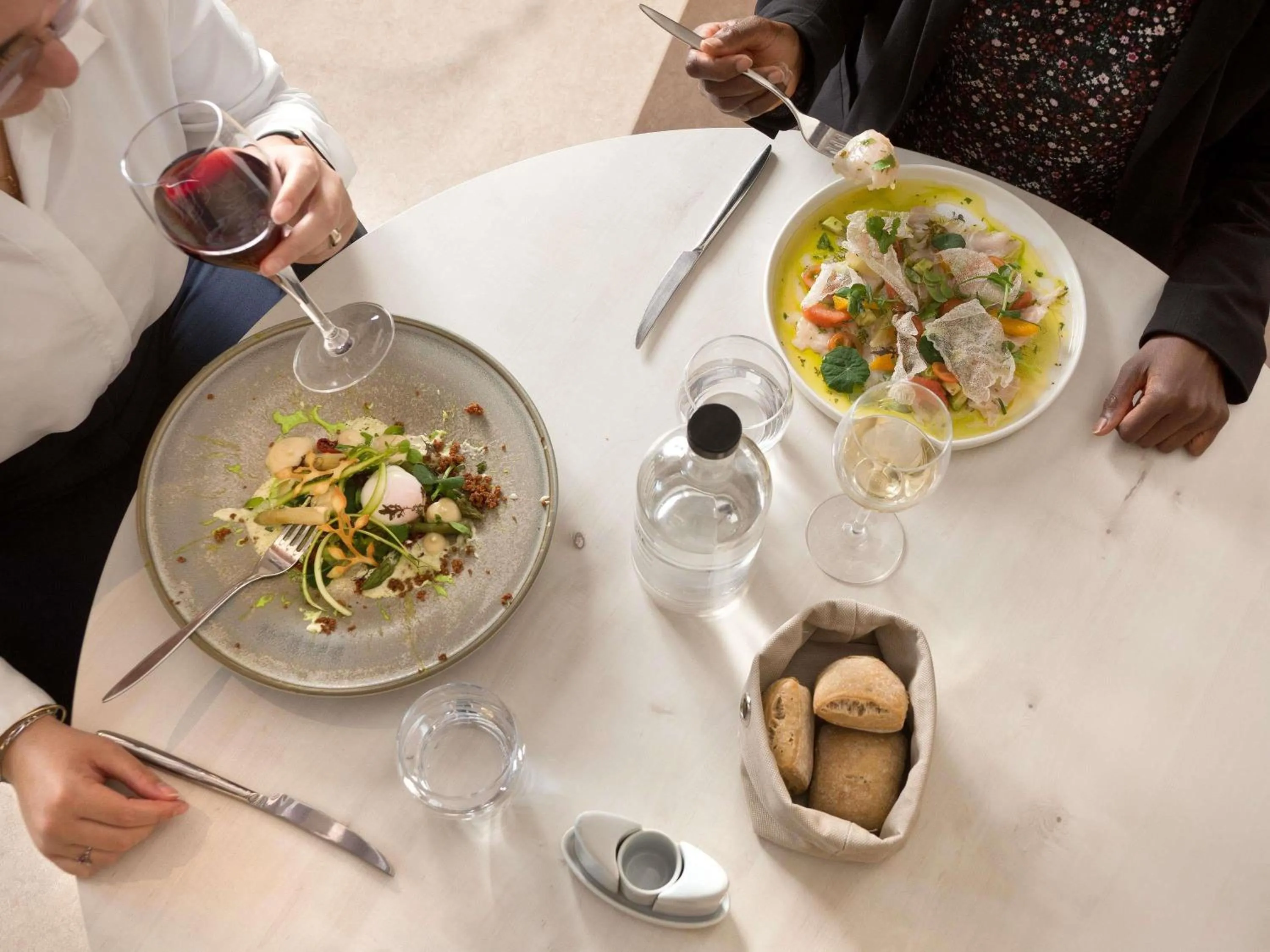 Restaurant/places to eat in Mercure Montpellier Centre Comédie