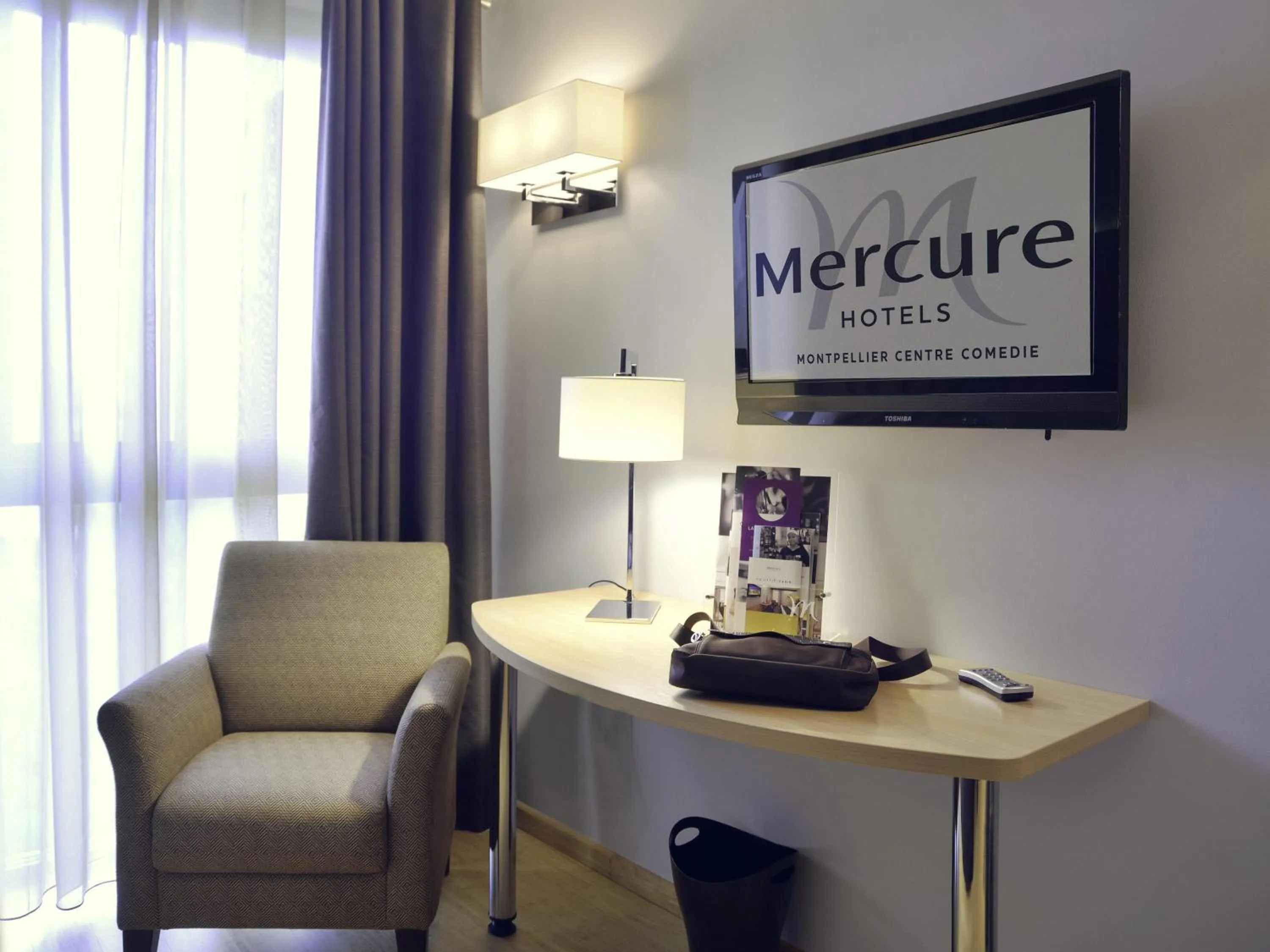 Bedroom in Mercure Montpellier Centre Comédie