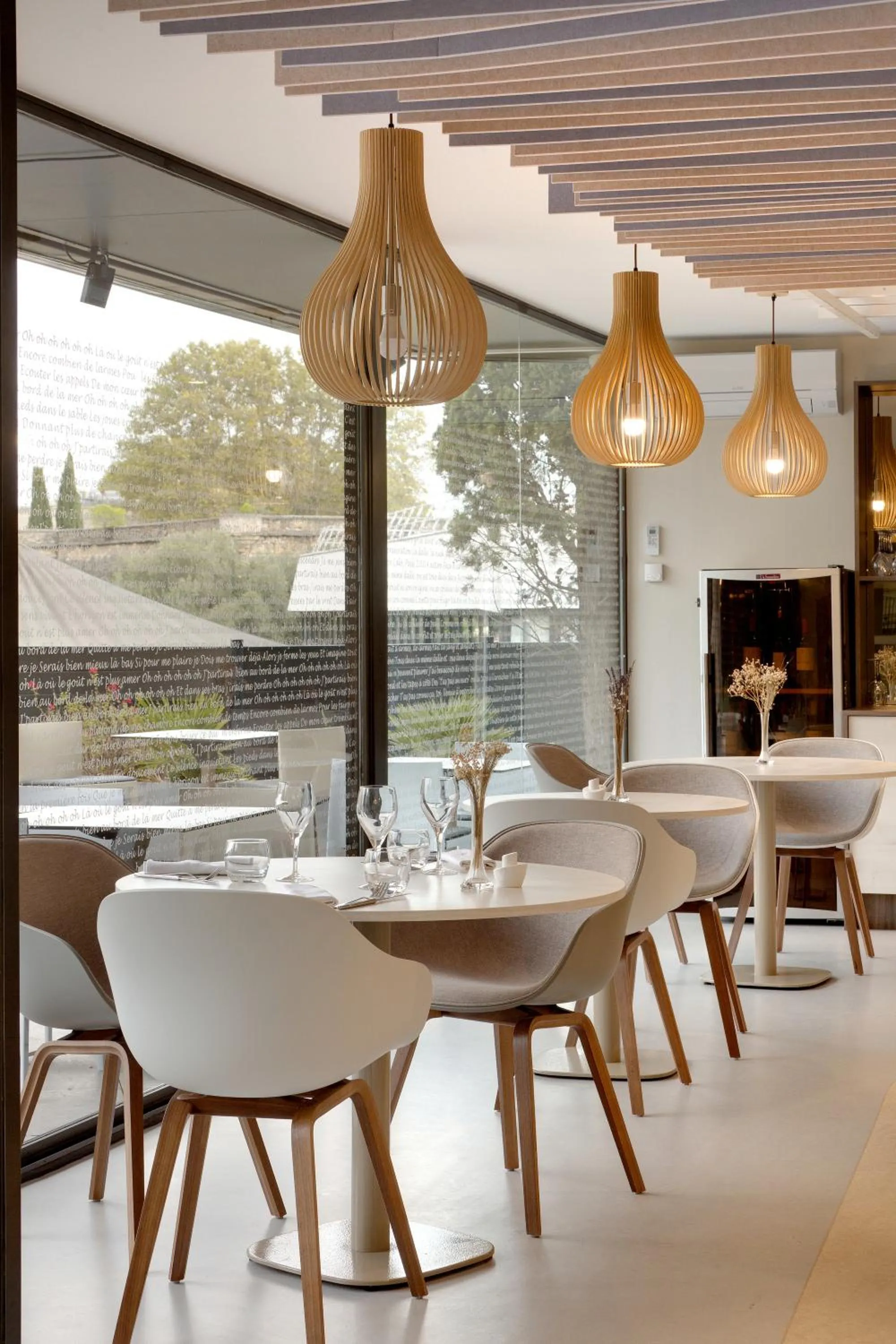 Restaurant/places to eat in Mercure Montpellier Centre Comédie