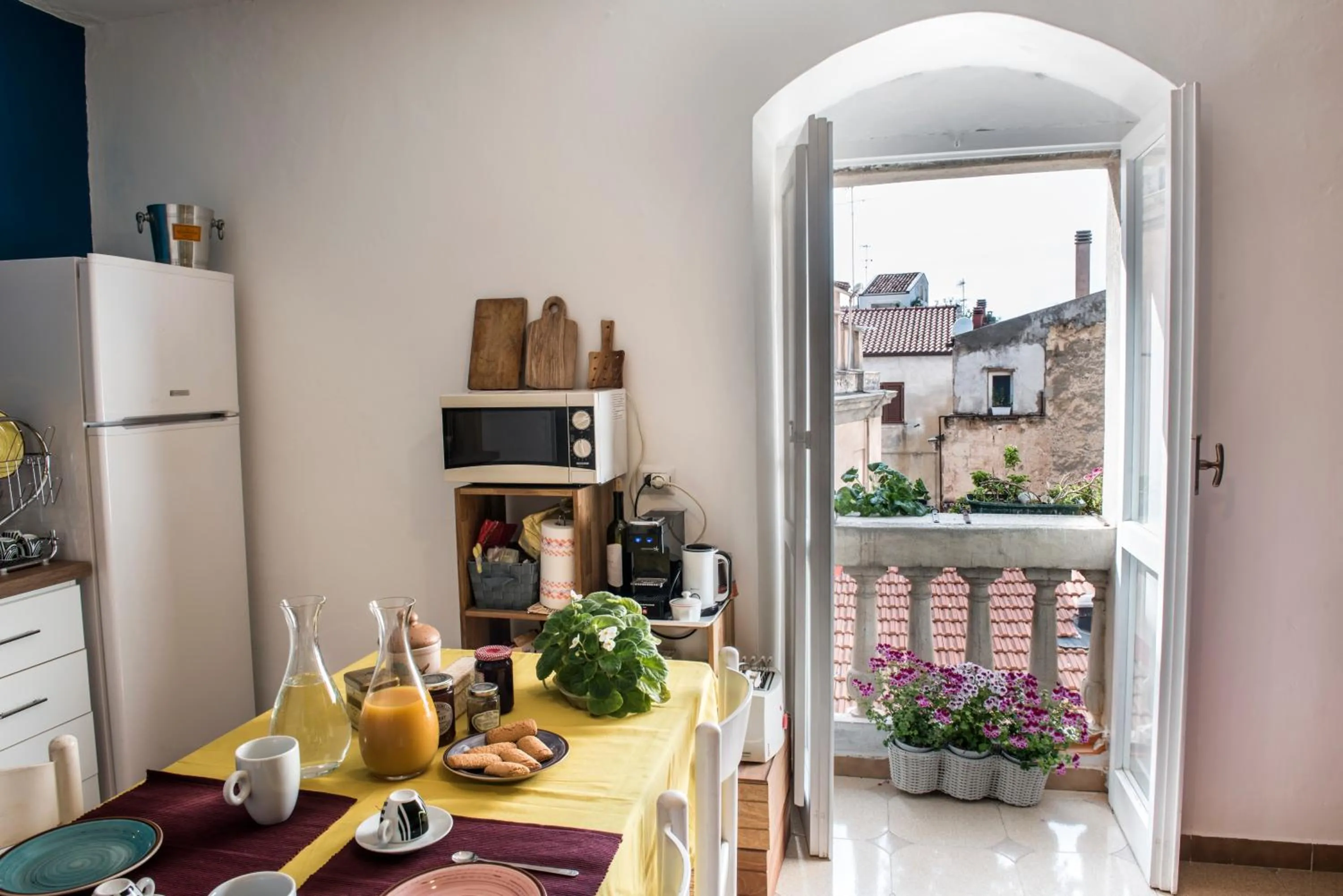 kitchen in B.I.C. (bnb in centro)
