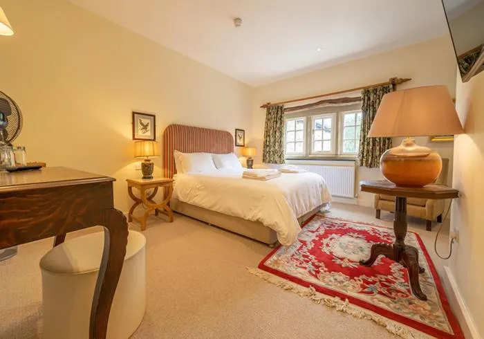 Bed in The Fleece Inn