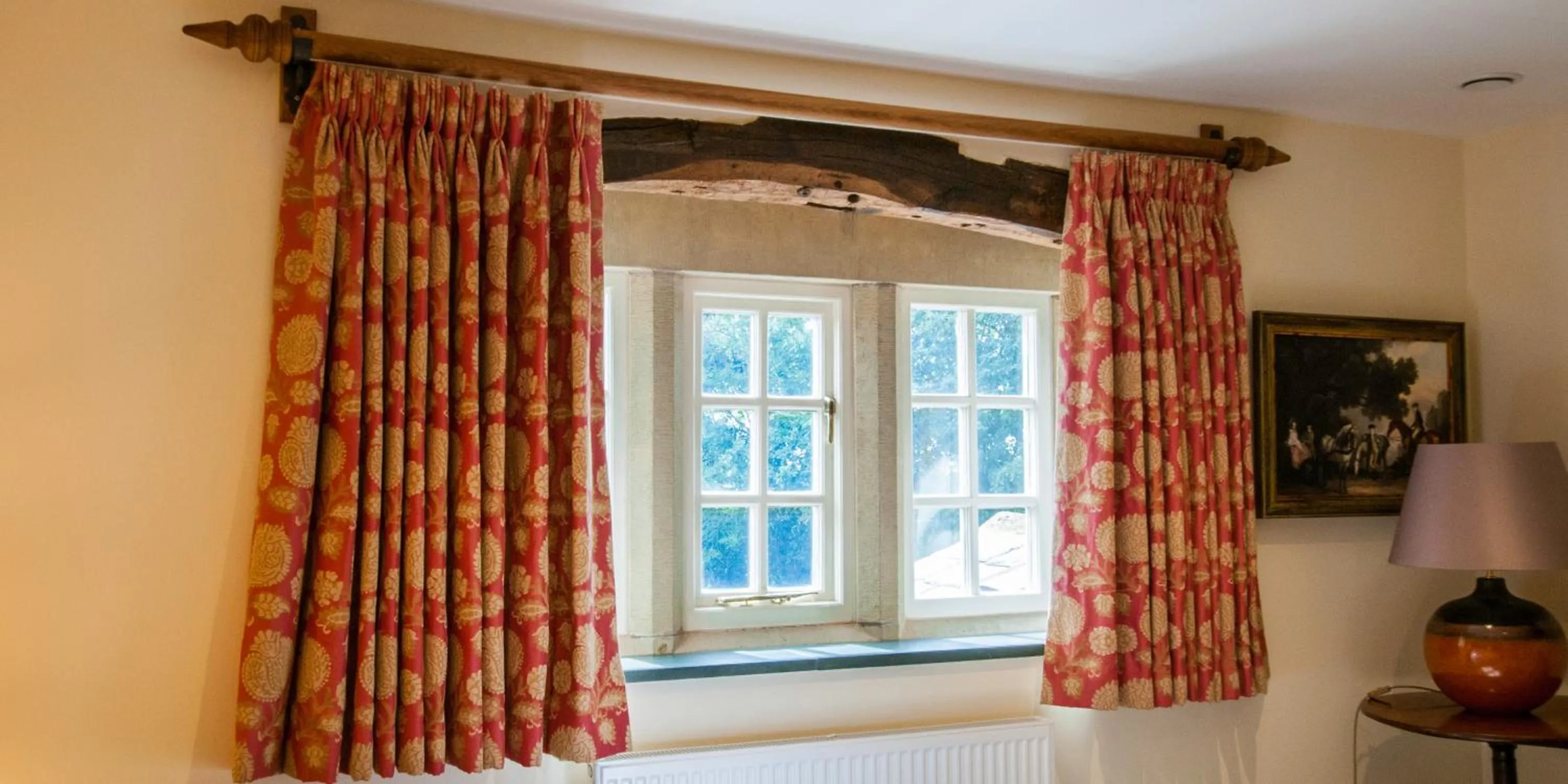 Bedroom in The Fleece Inn