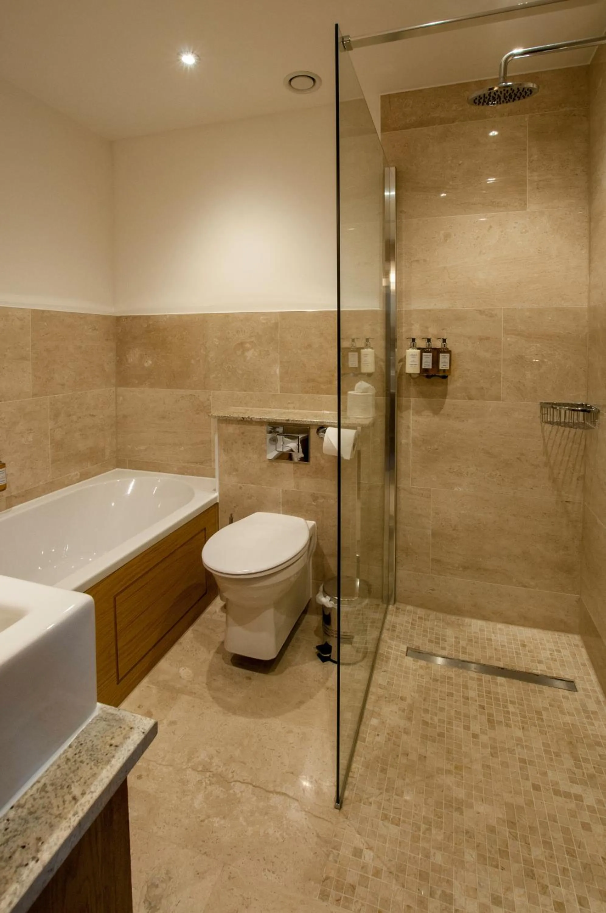 Bathroom in The Fleece Inn