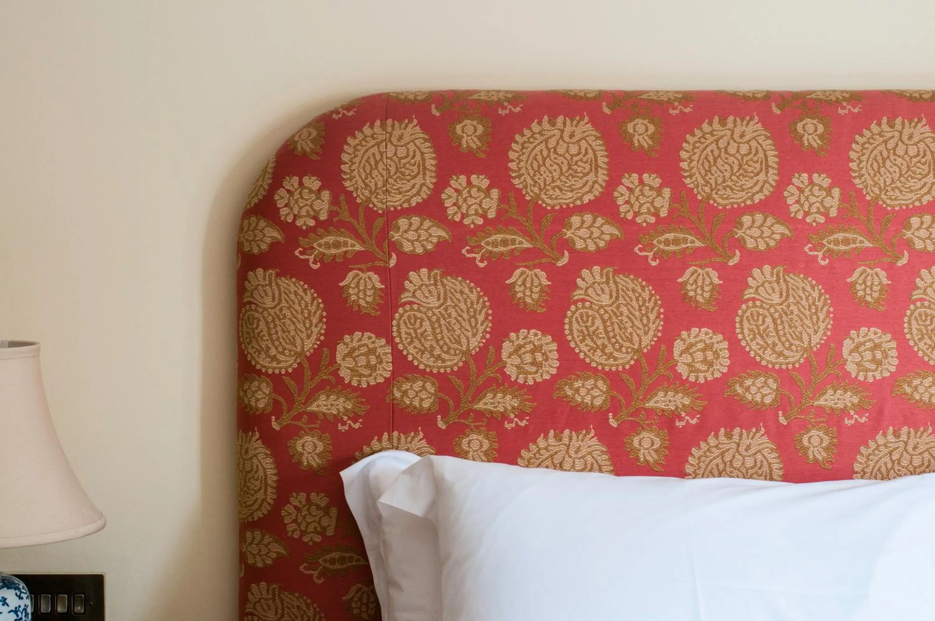 Bed in The Fleece Inn