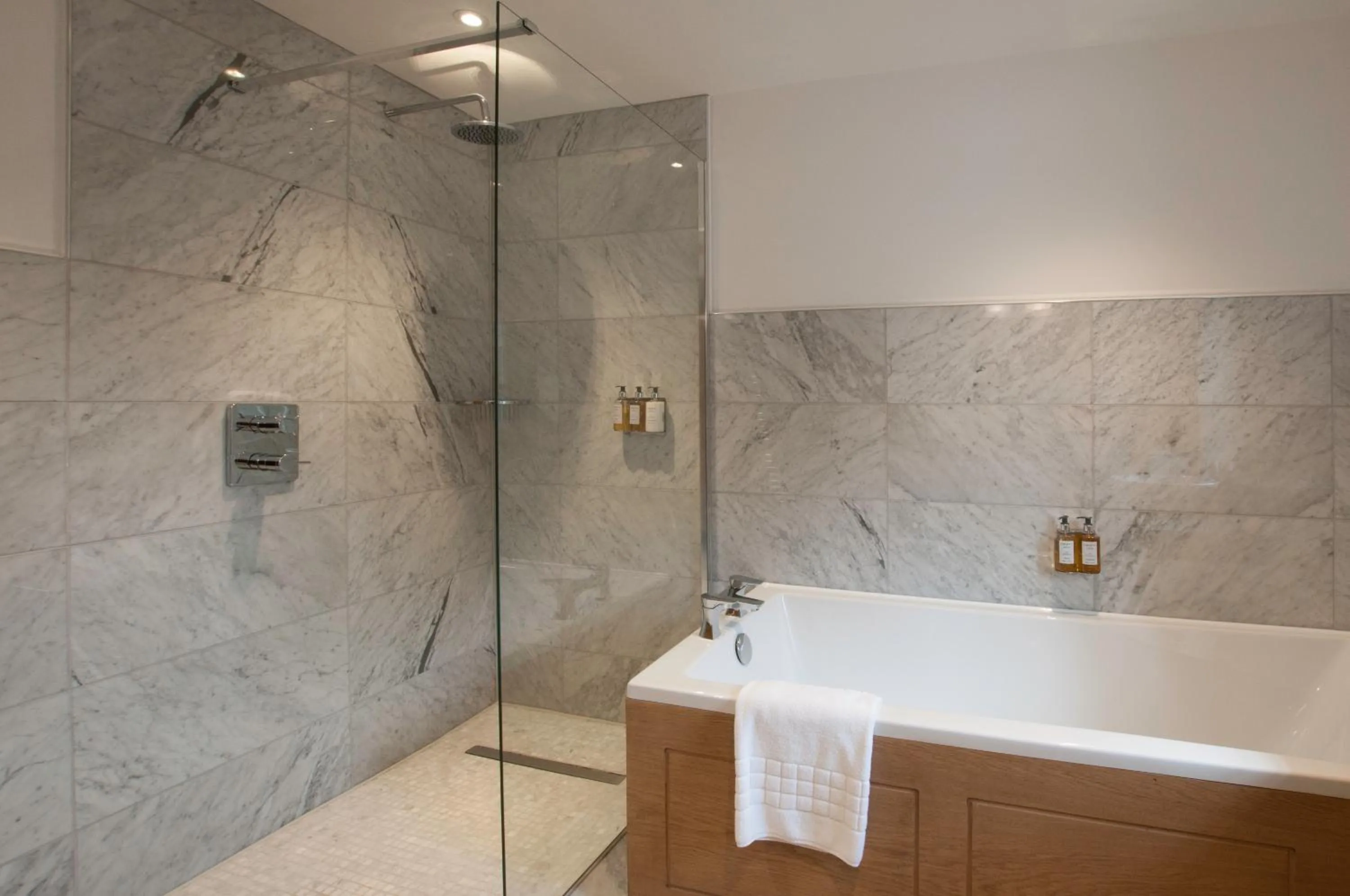 Bathroom in The Fleece Inn