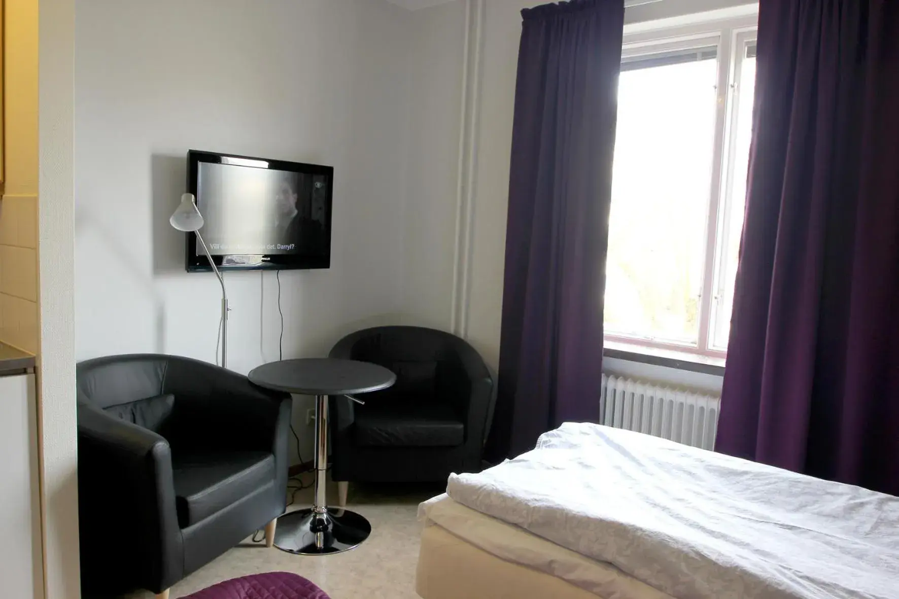 Quadruple Room with Private Bathroom in Karlshamn Vandrarhem och Hotell Quadruple Room with Private Bathroom in Karlshamn Vandrarhem och Hotell