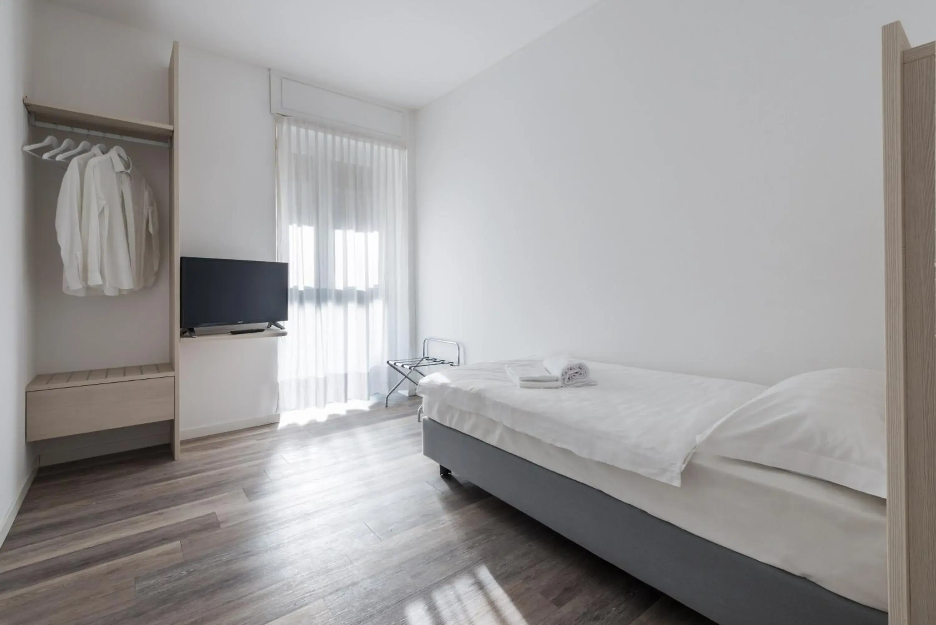 Bedroom, Bed in Hotel Internazionale Luino Bedroom, Bed in Hotel Internazionale Luino