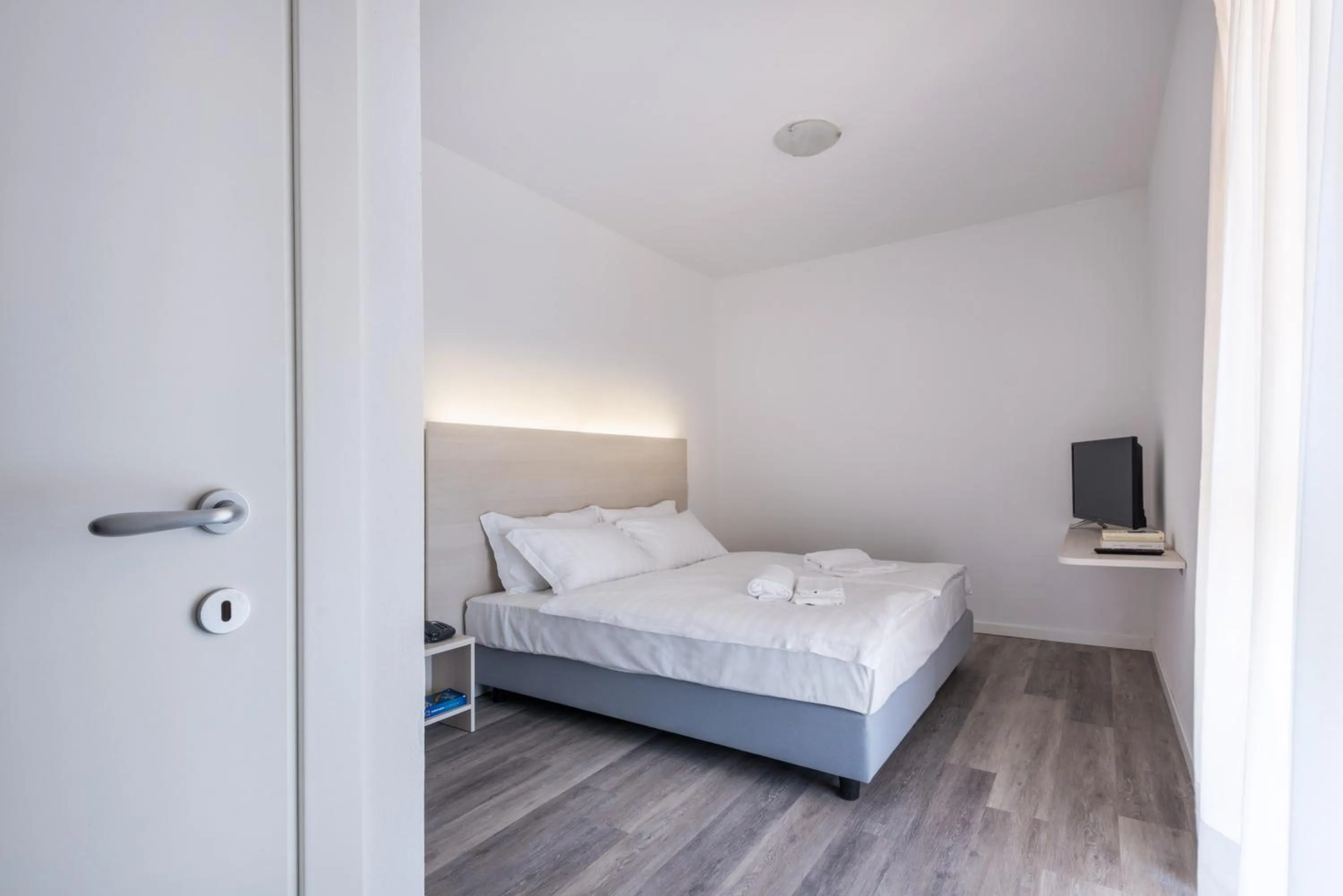 Bedroom, Bed in Hotel Internazionale Luino