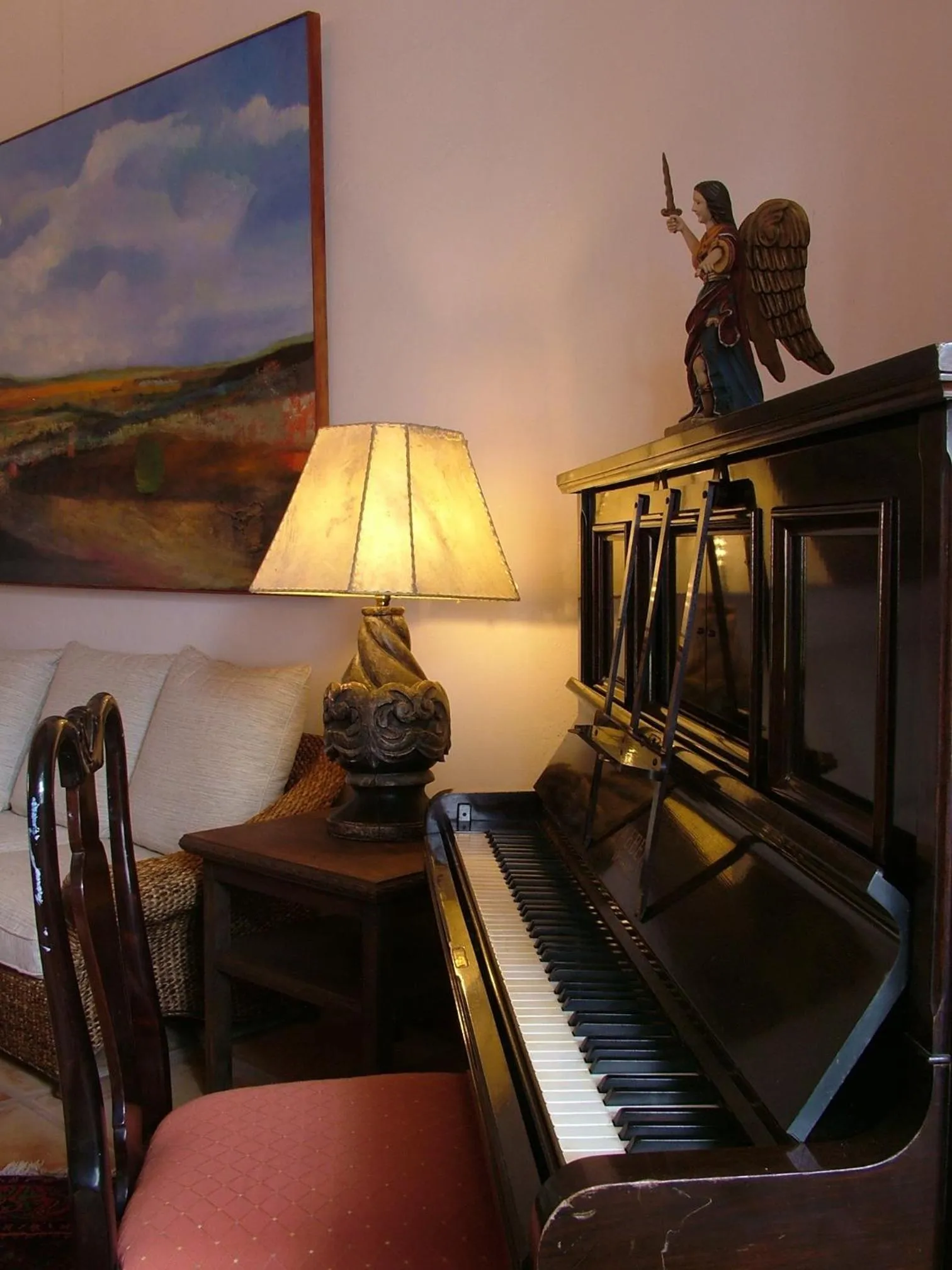 Decorative detail in Los Almendros de San Lorenzo