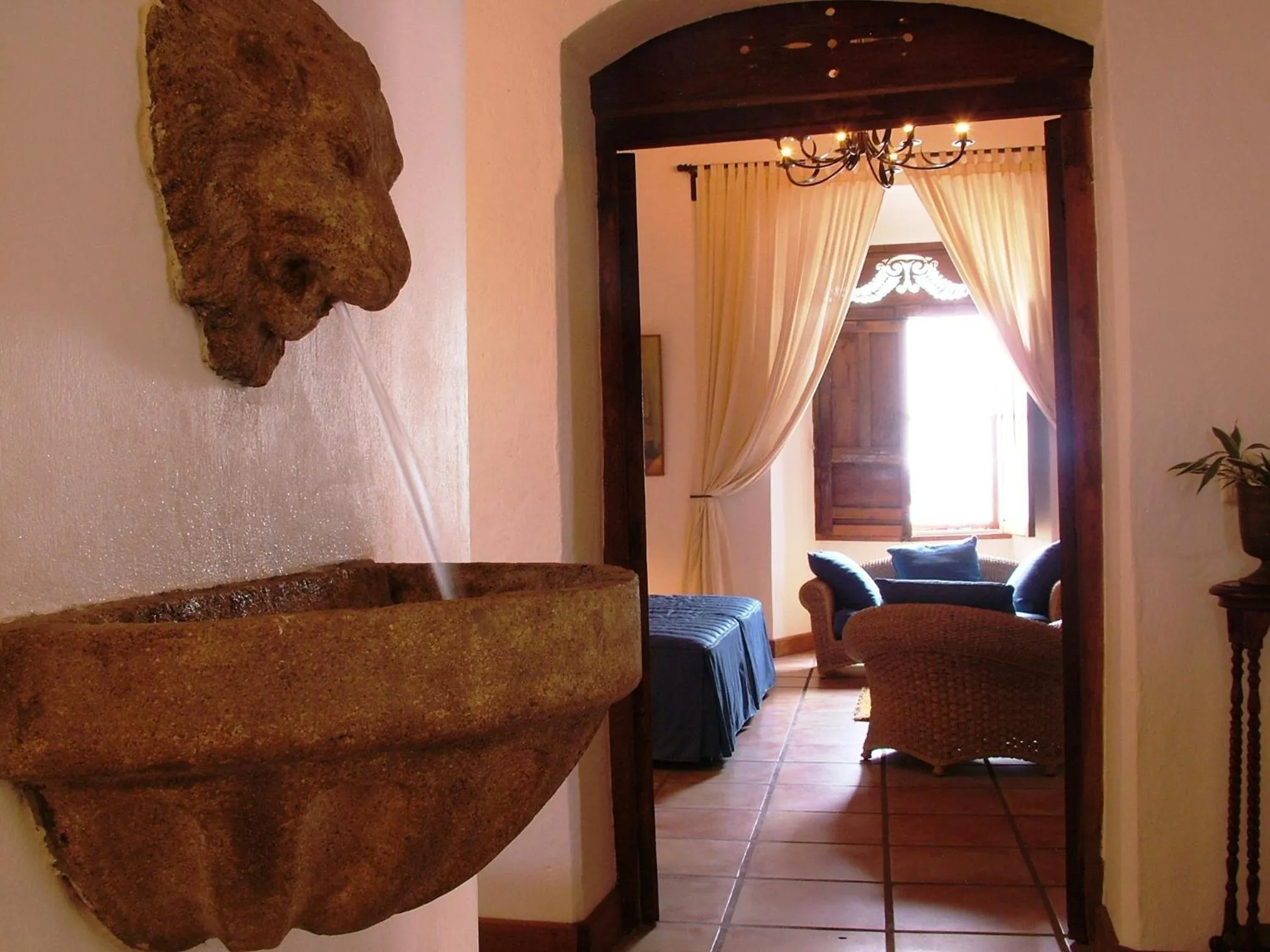 Decorative detail, Bed in Los Almendros de San Lorenzo