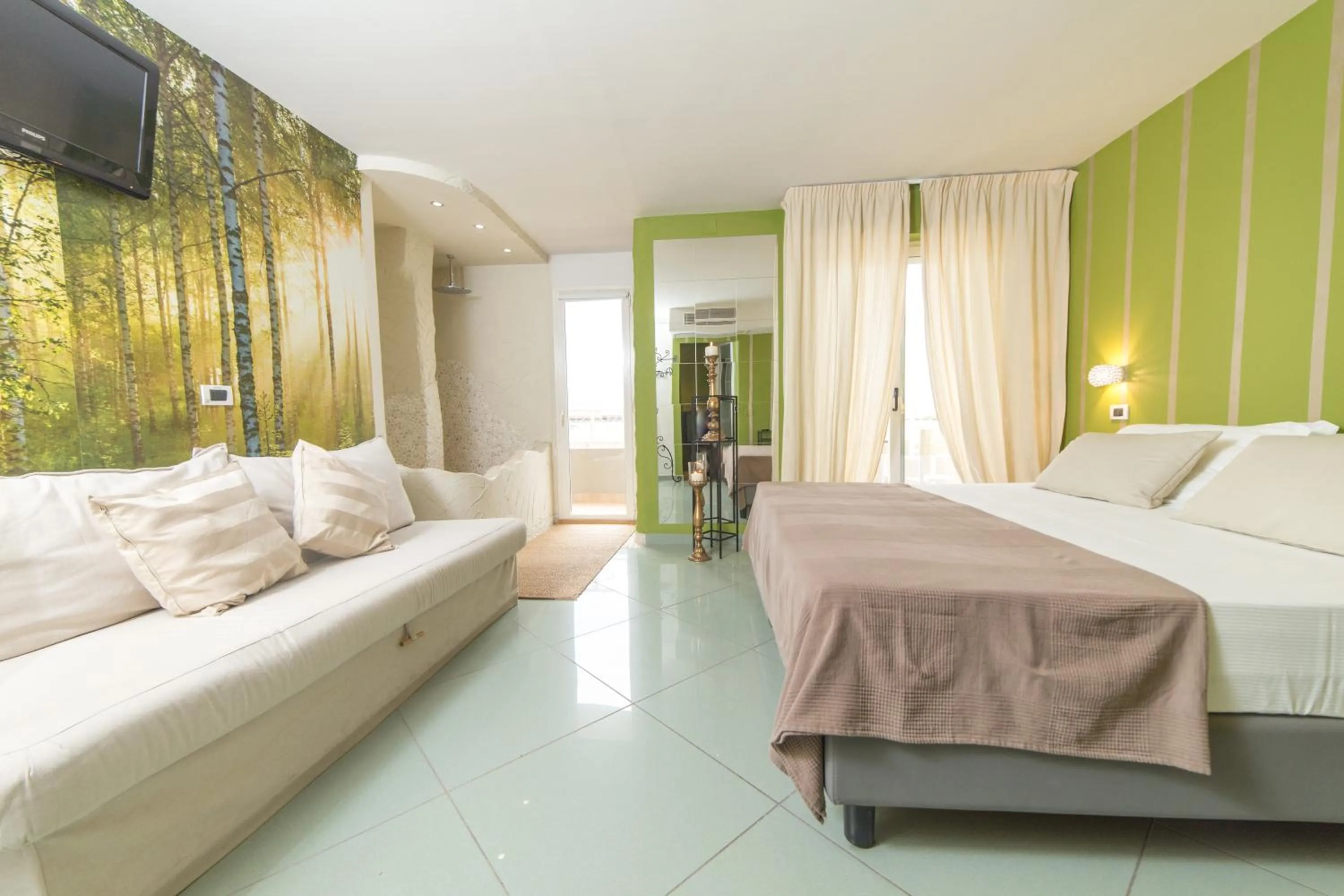 Photo of the whole room, Bed in Hotel Thea