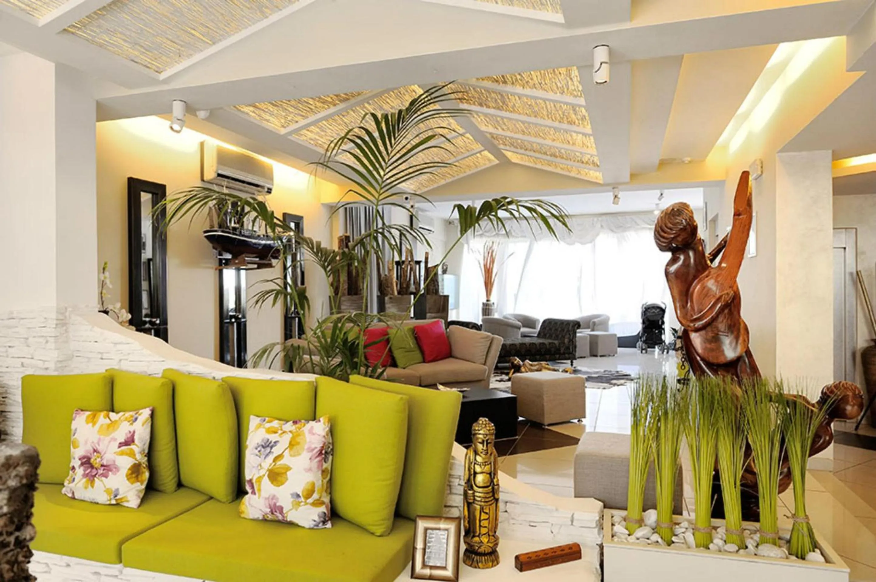 Lobby or reception in Hotel Thea