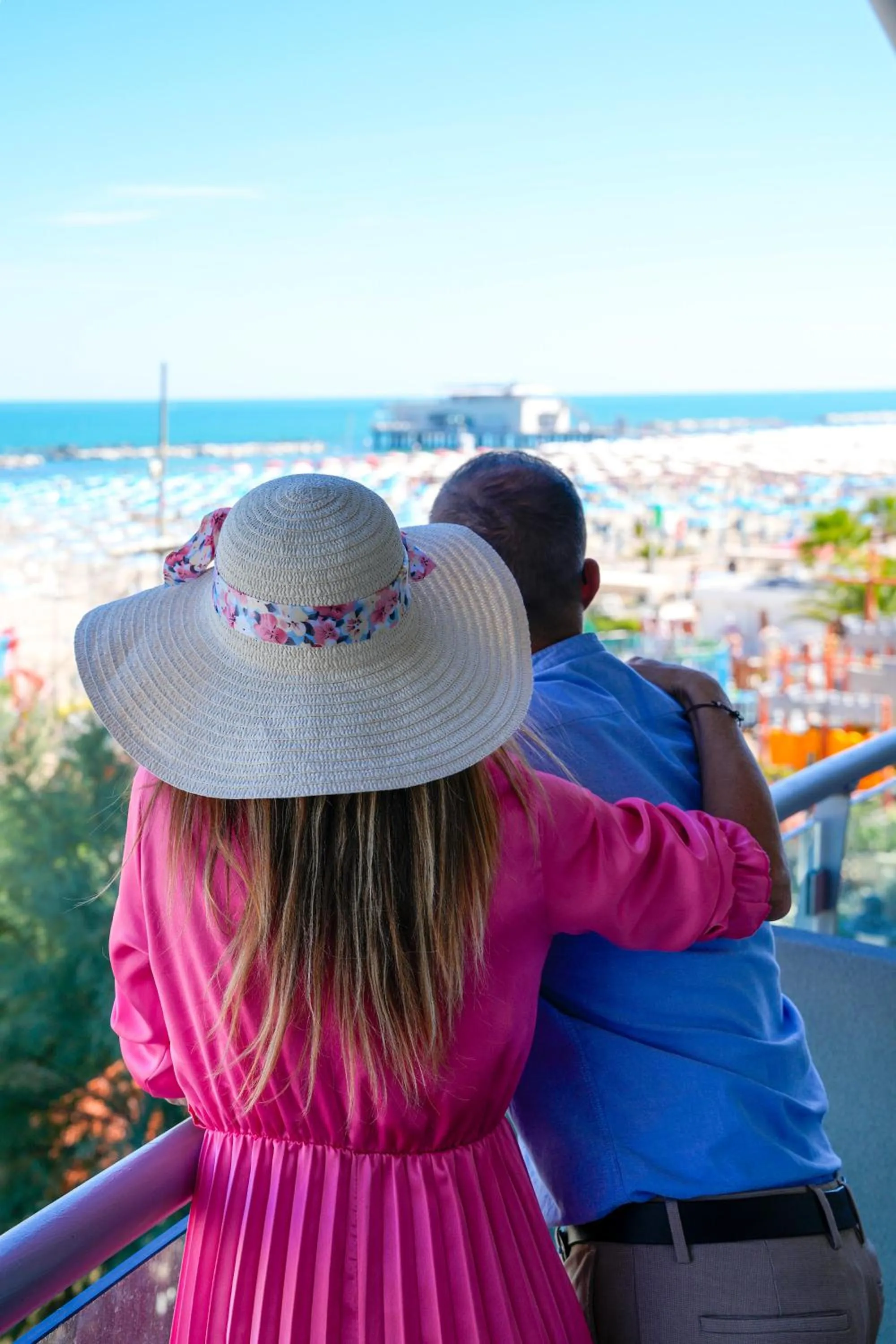 People in Hotel Thea