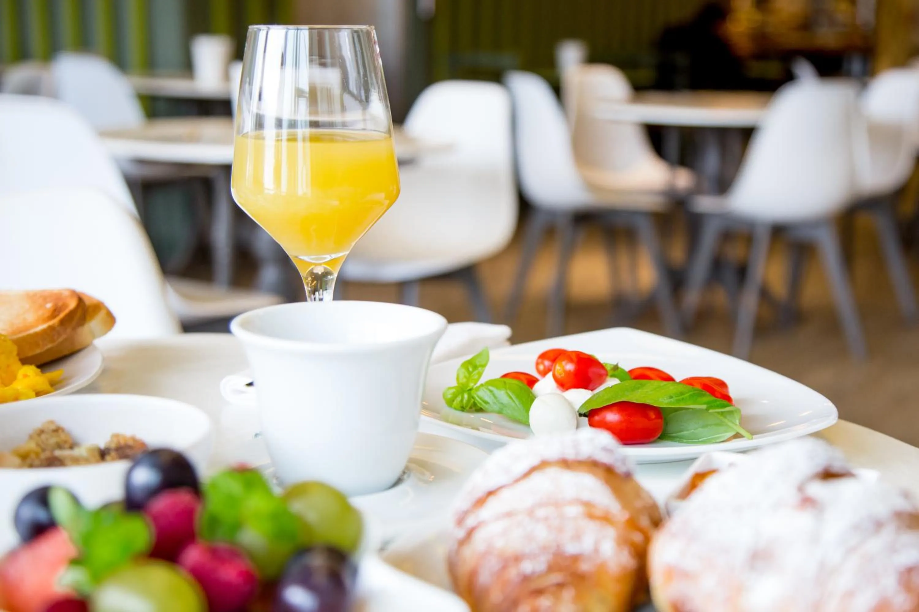 Food and drinks in Hotel Thea