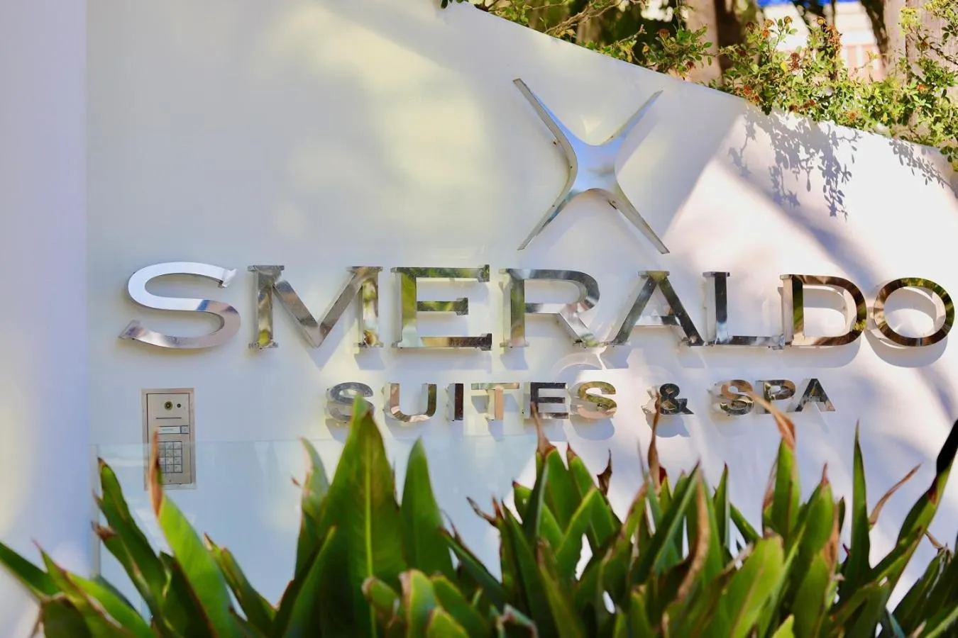 Property logo or sign in Smeraldo Suites & Spa