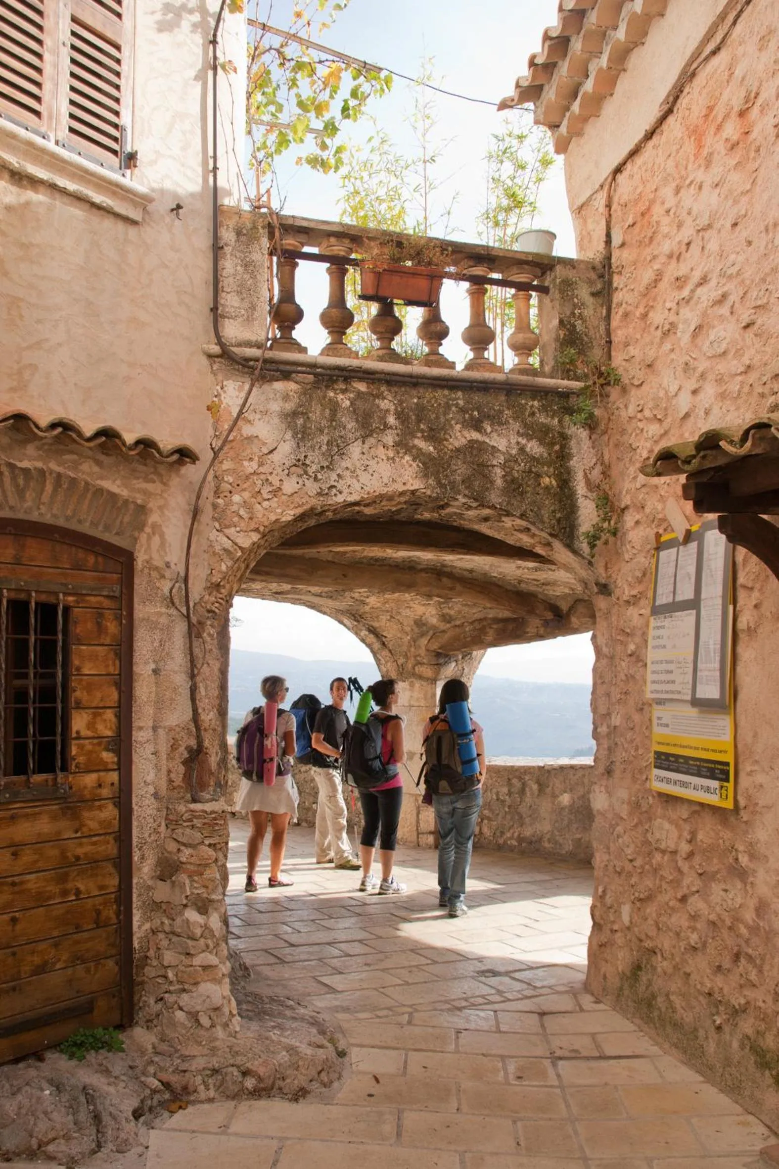 Activities in The frogs' house - Yoga Retreat