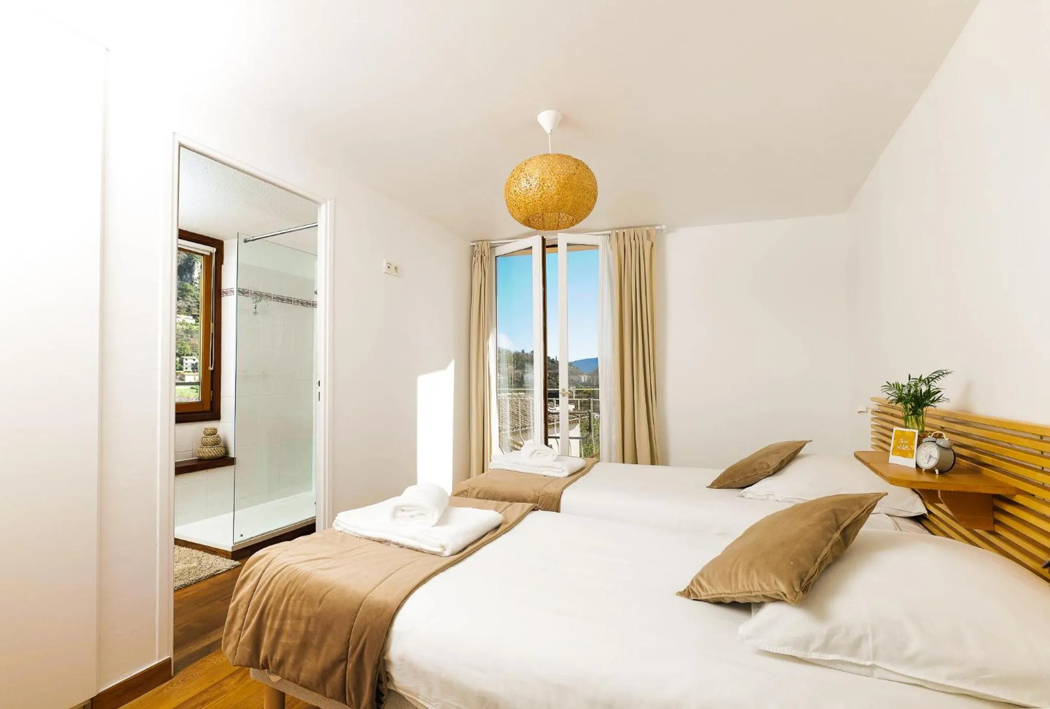 Bedroom, Bed in The frogs' house - Yoga Retreat