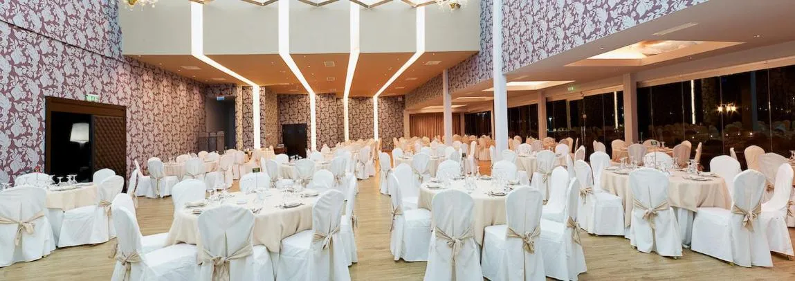 Restaurant/places to eat in Hotel Cezaria