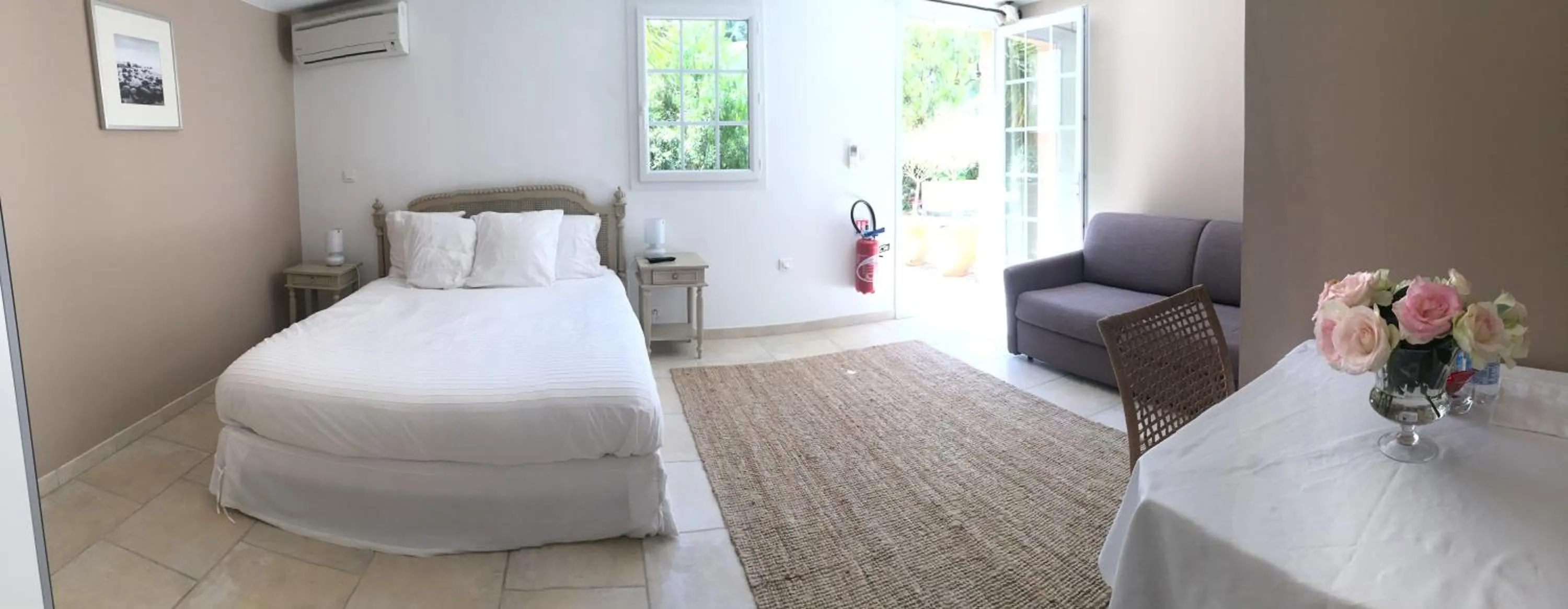 Bedroom, Bed in Villa Saint Paul