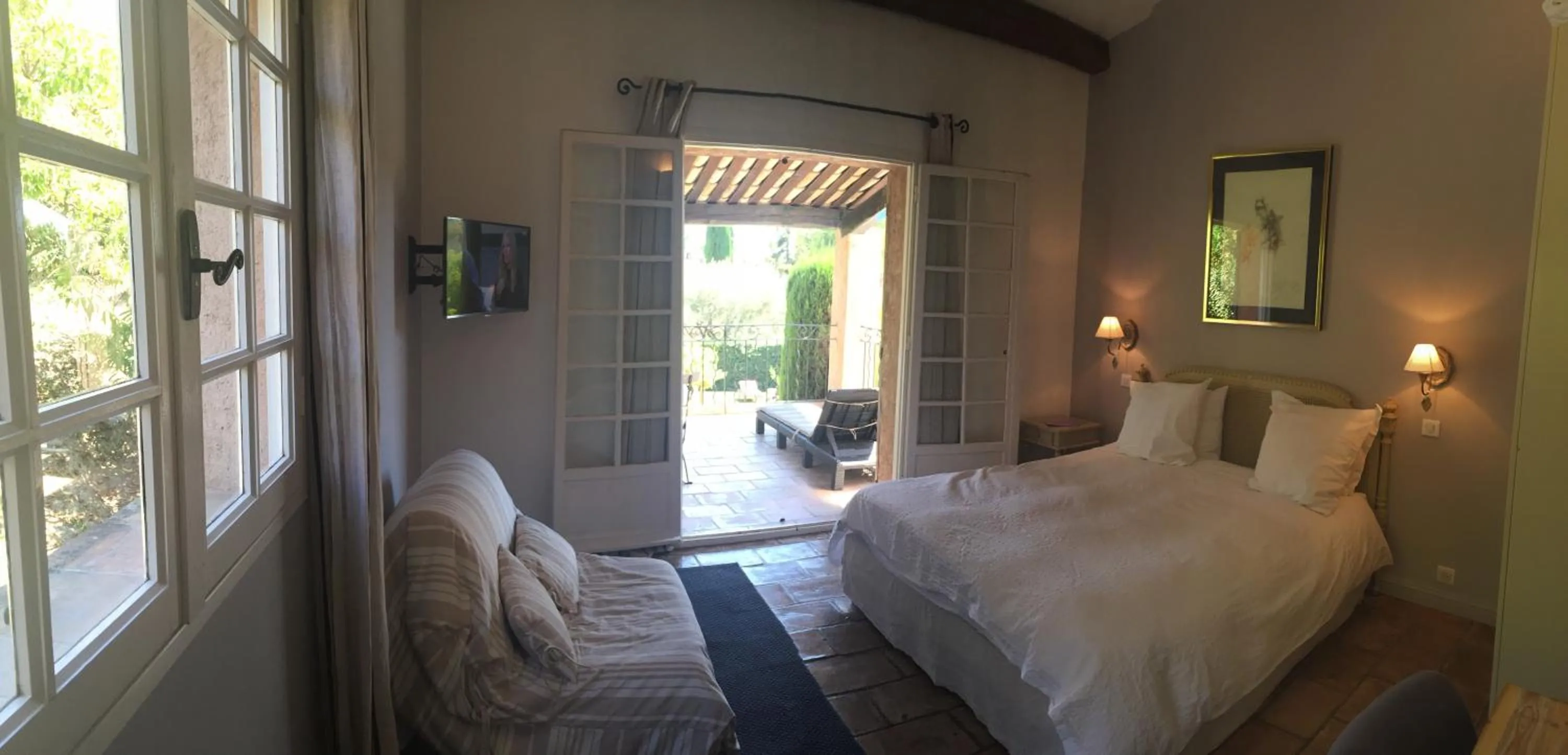 Bedroom, Bed in Villa Saint Paul