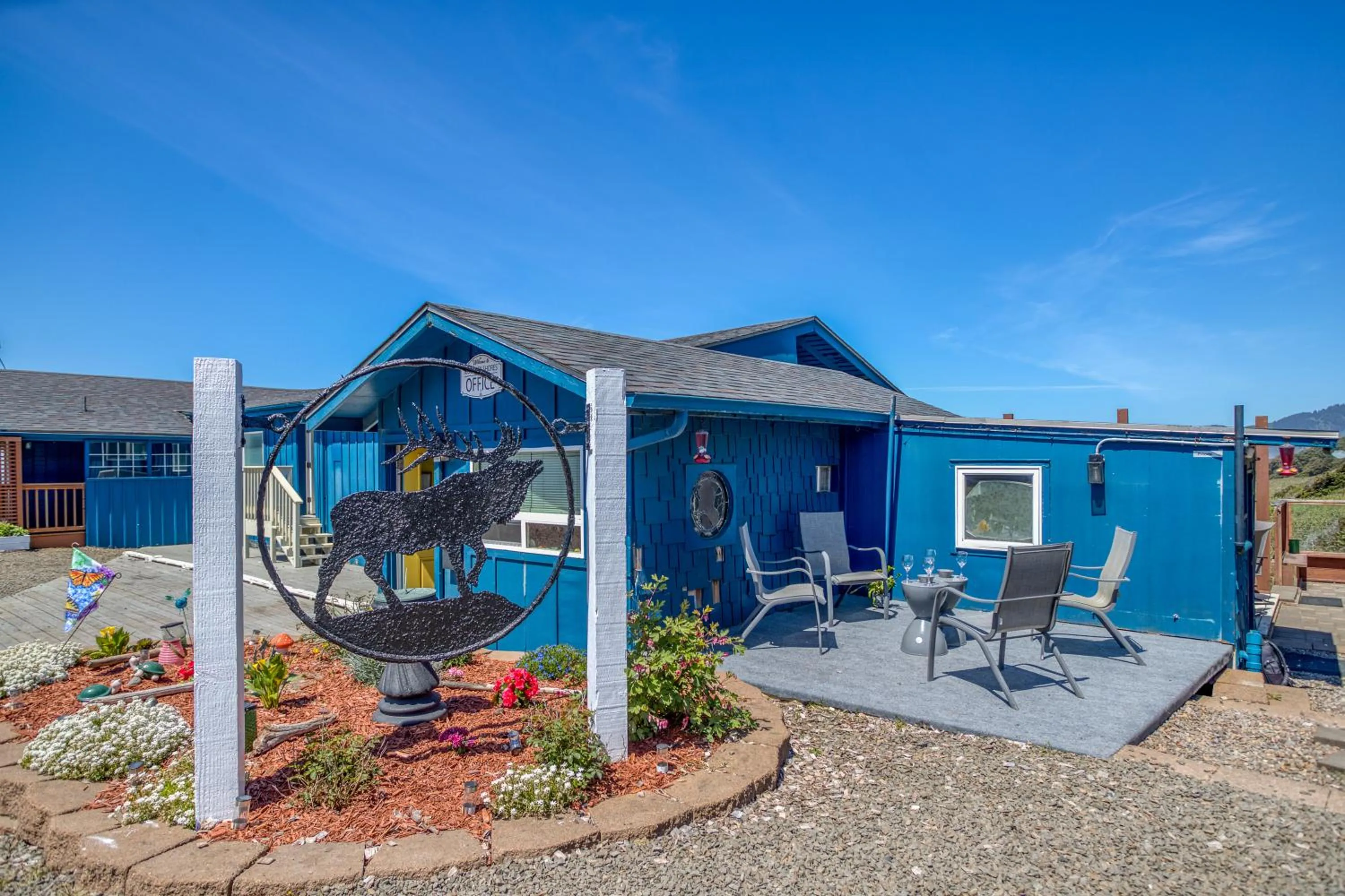 Property building in Moolack Shores Inn