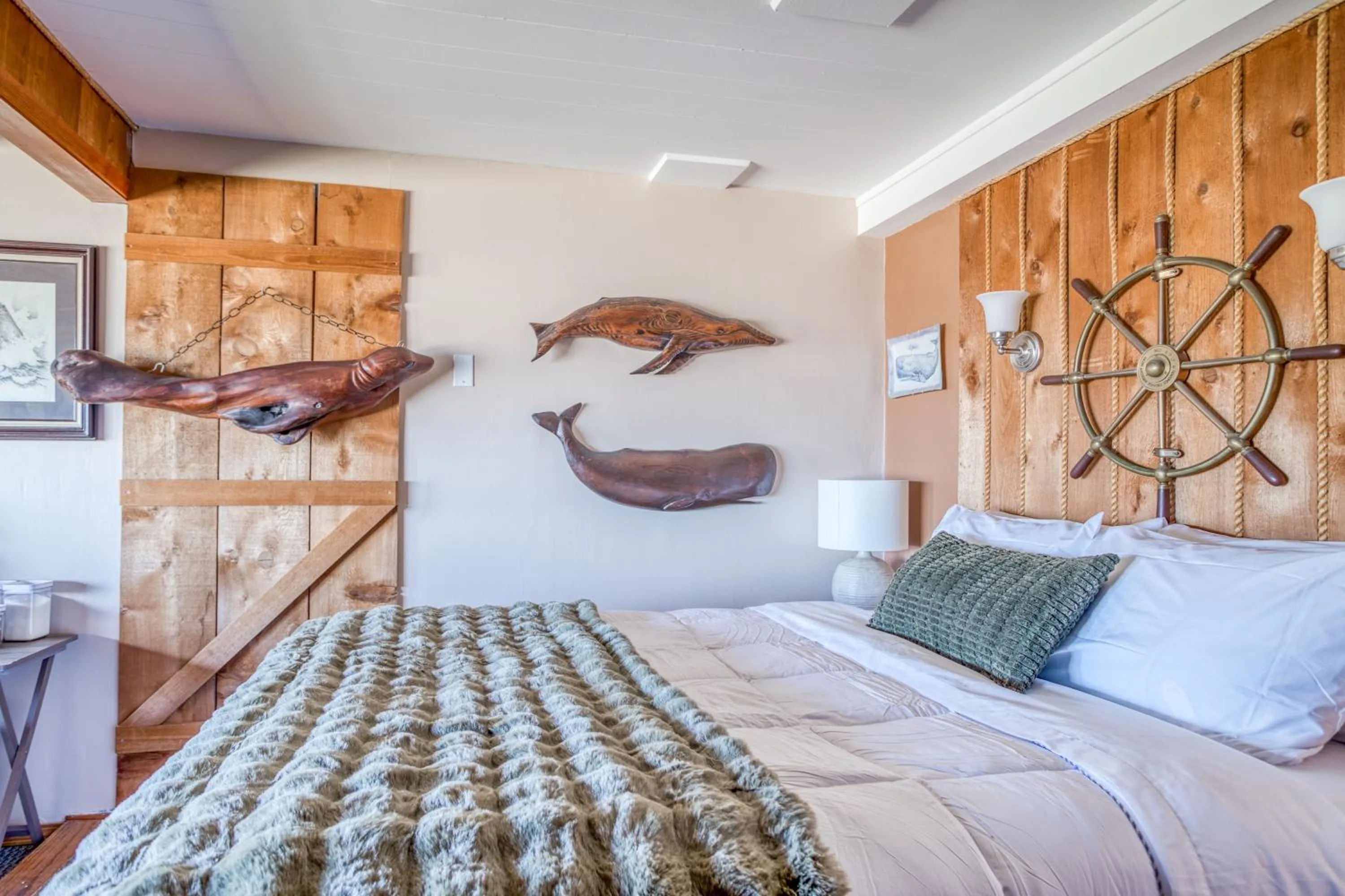 Decorative detail, Bed in Moolack Shores Inn