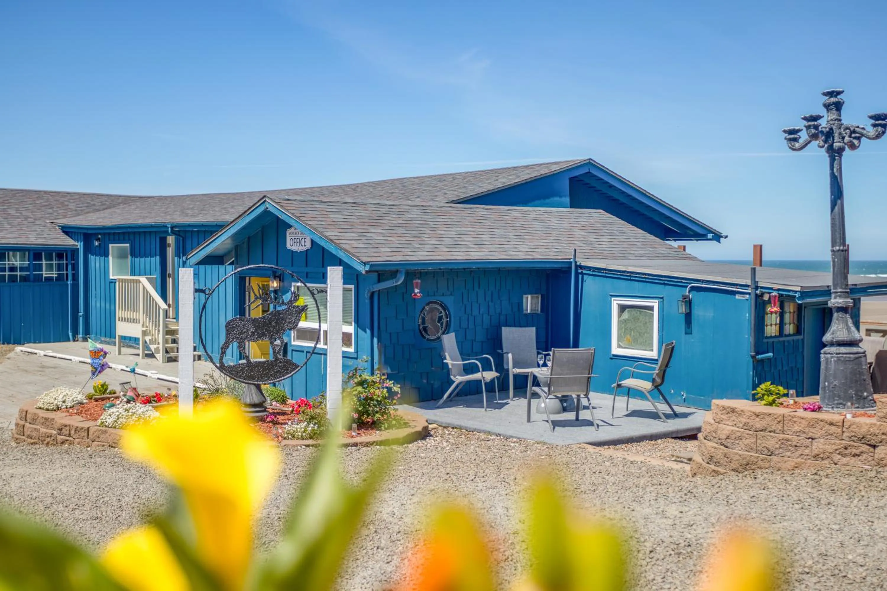 Property building in Moolack Shores Inn