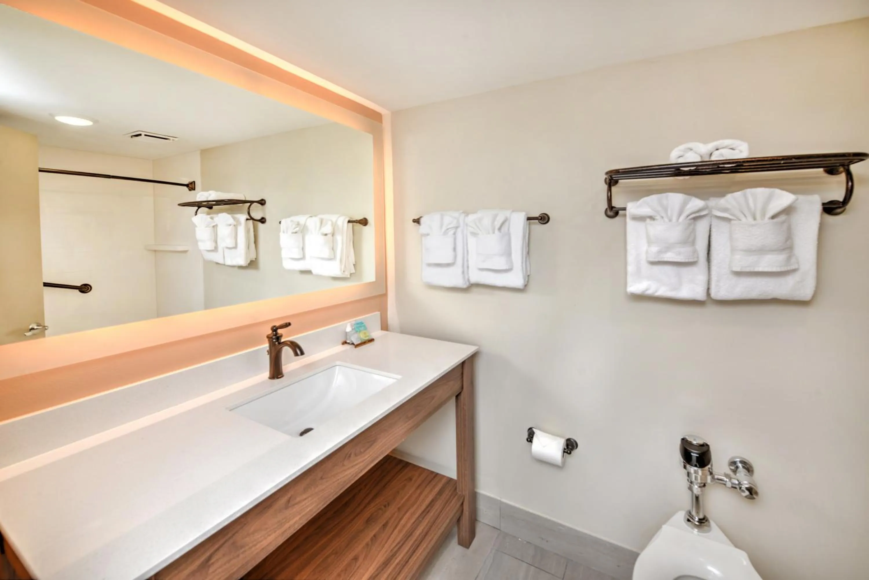 Bahama House - Daytona Beach Shores