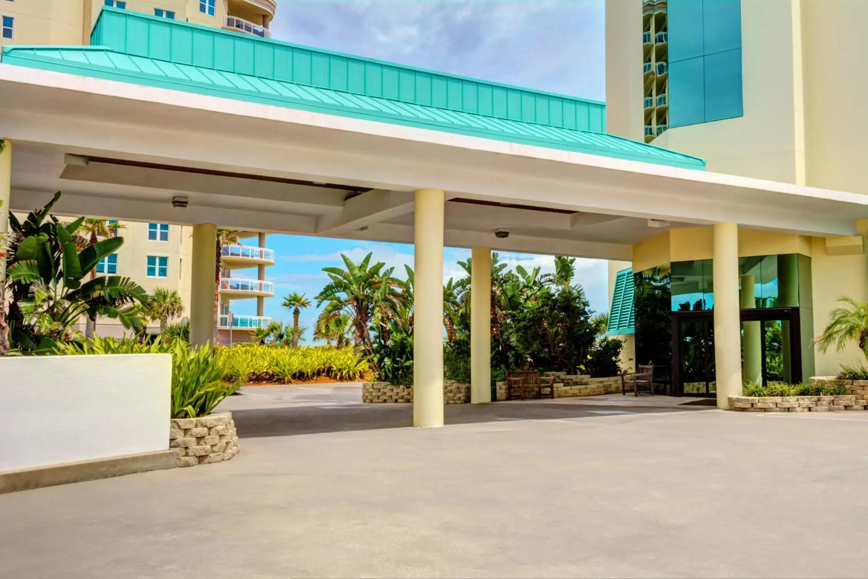 Facade/entrance in Bahama House - Daytona Beach Shores Facade/entrance in Bahama House - Daytona Beach Shores