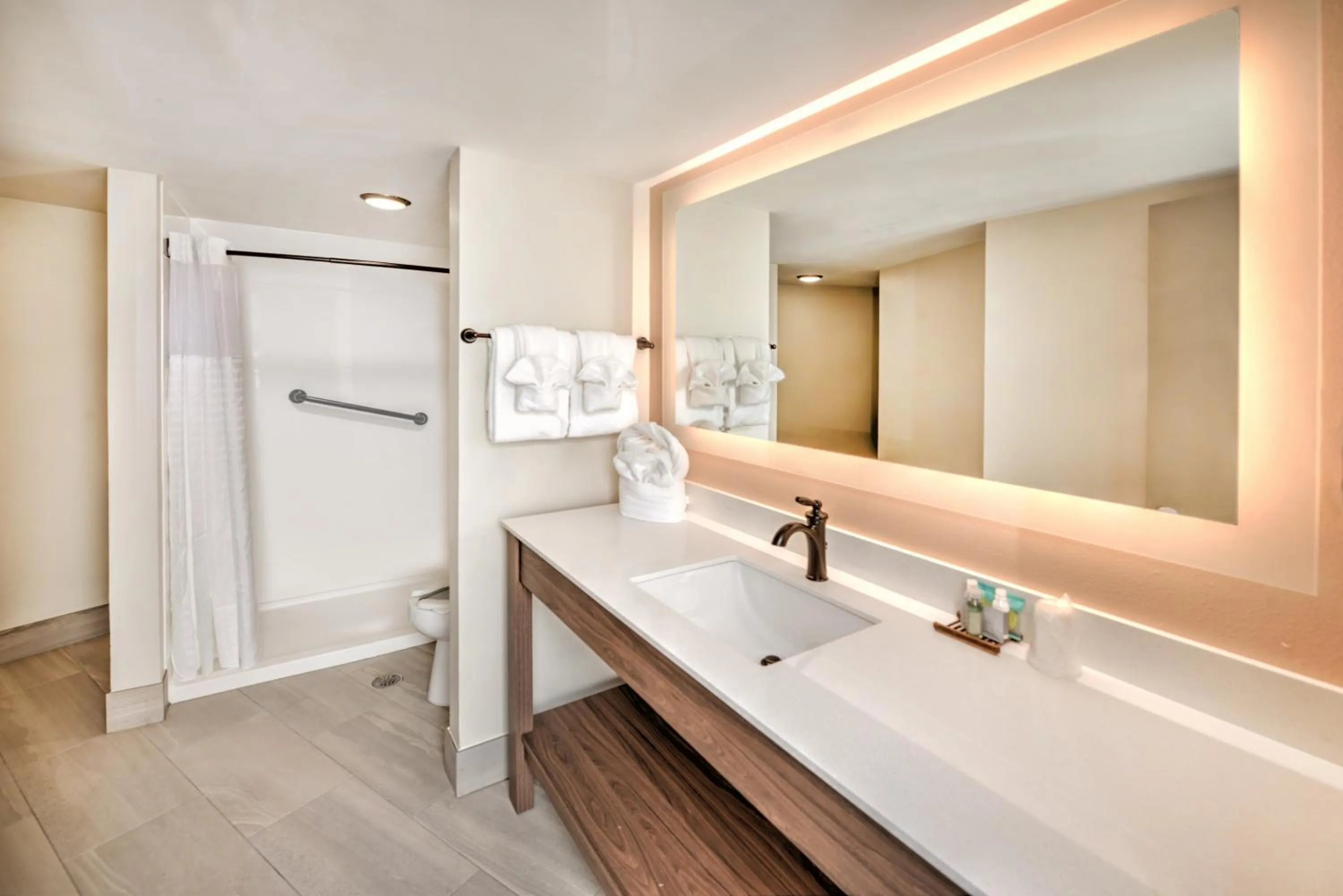 Bahama House - Daytona Beach Shores