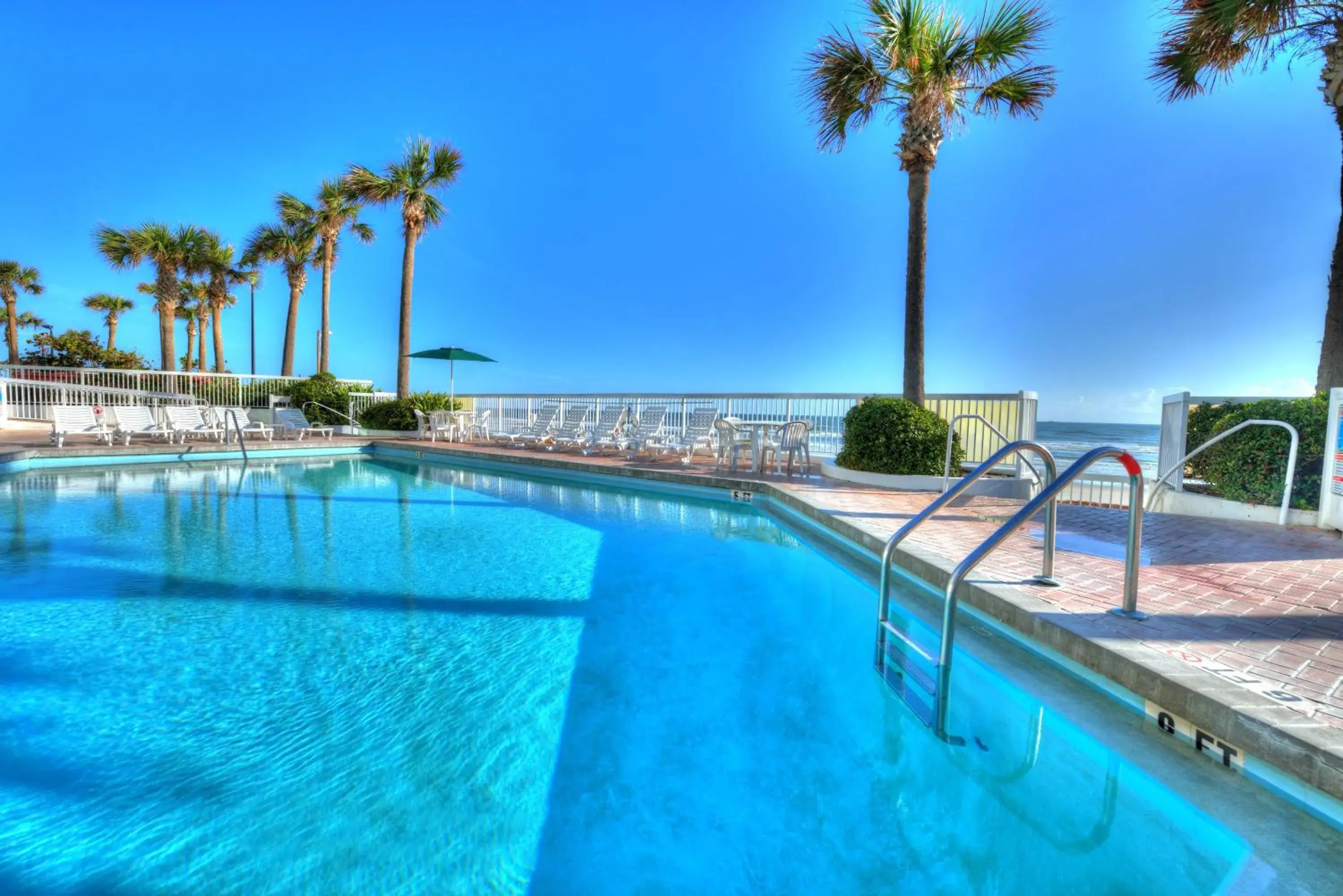 Bahama House - Daytona Beach Shores Bahama House - Daytona Beach Shores