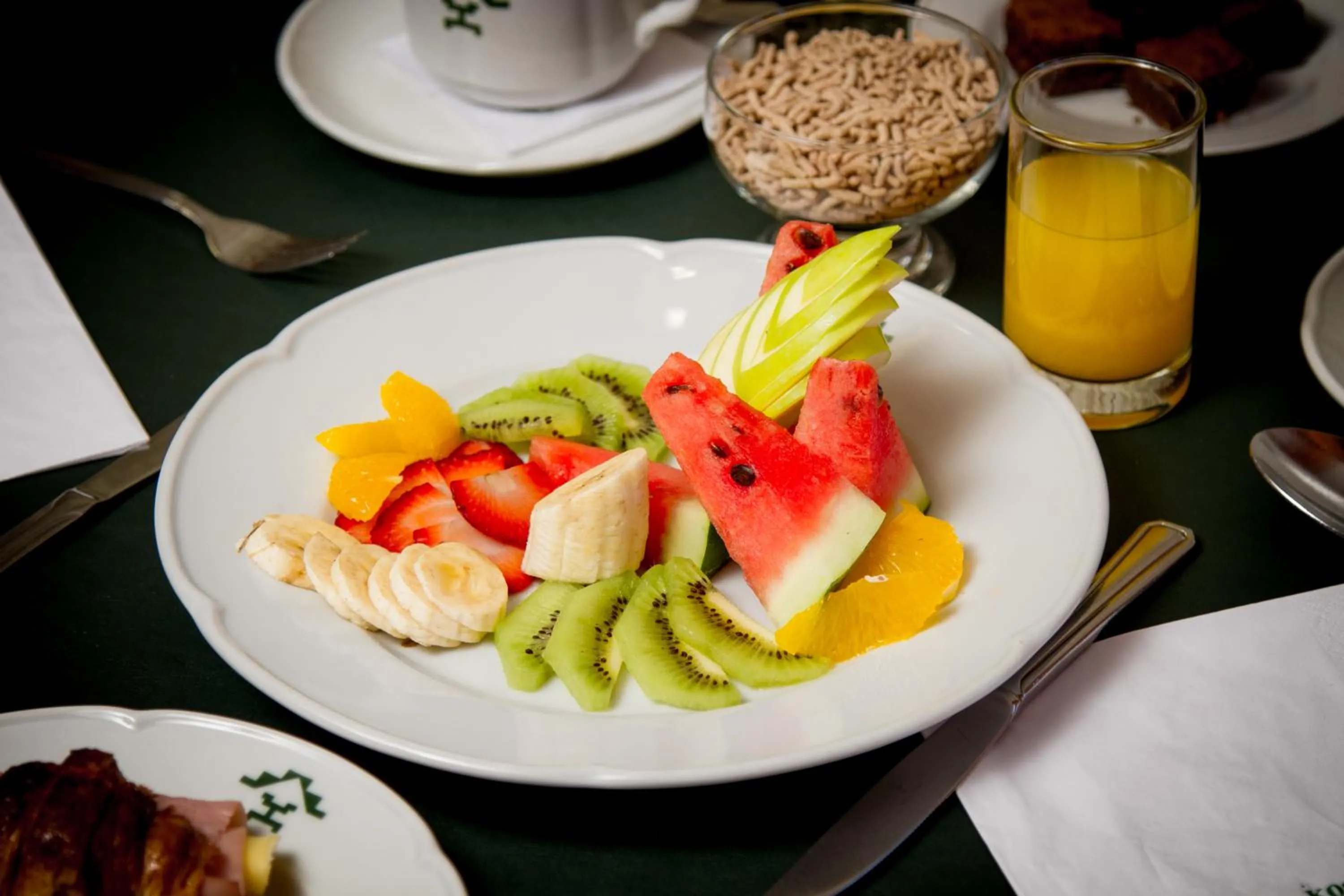 Food and drinks in Hotel Kosten Aike