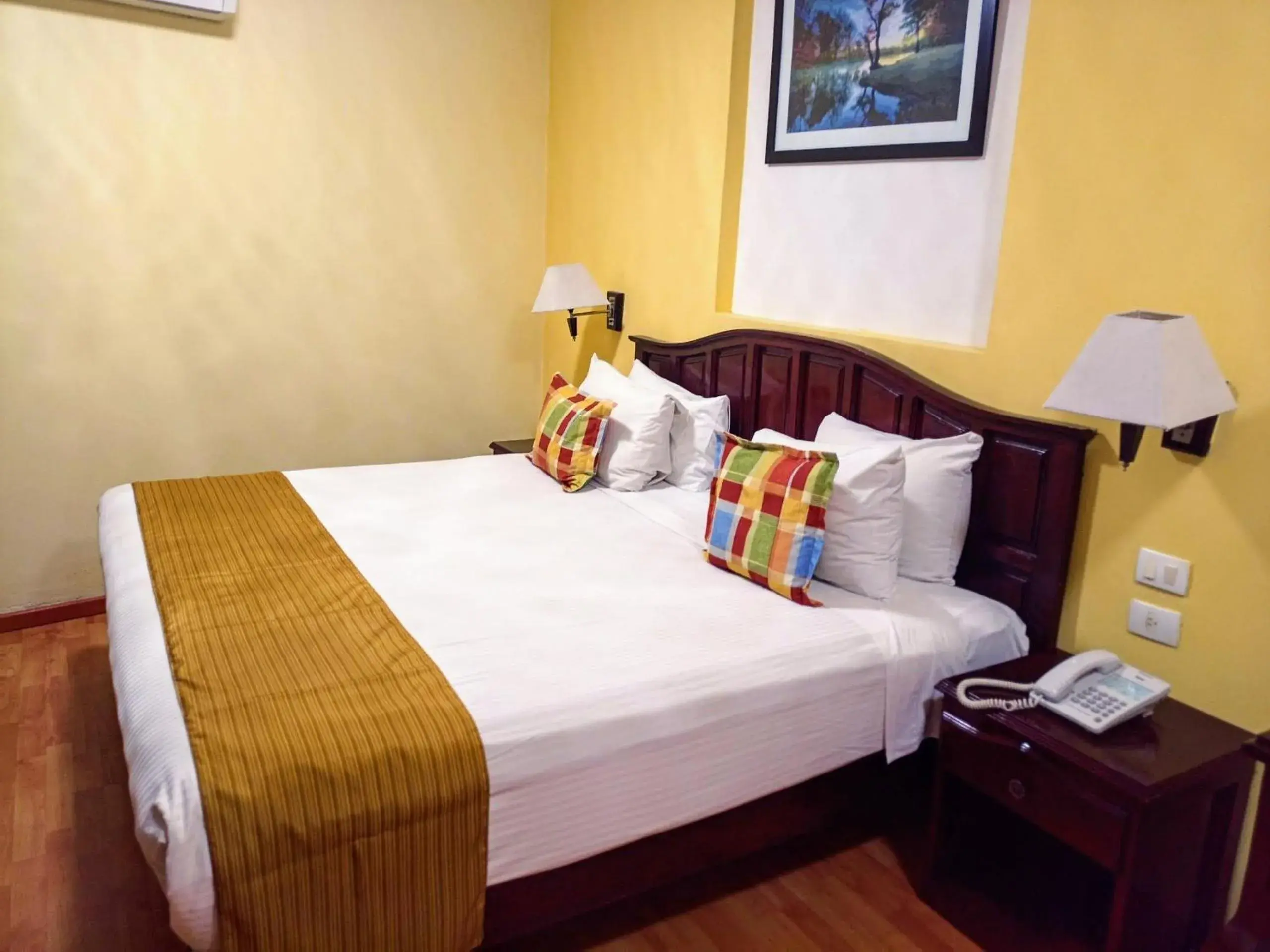 King Room in Hotel Madan Cárdenas King Room in Hotel Madan Cárdenas