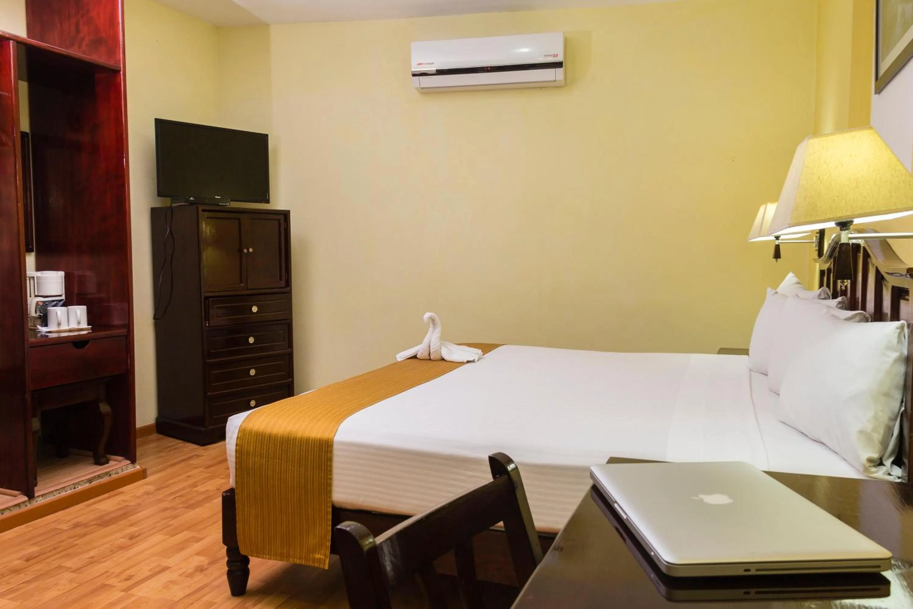 Bed in Hotel Madan Cárdenas