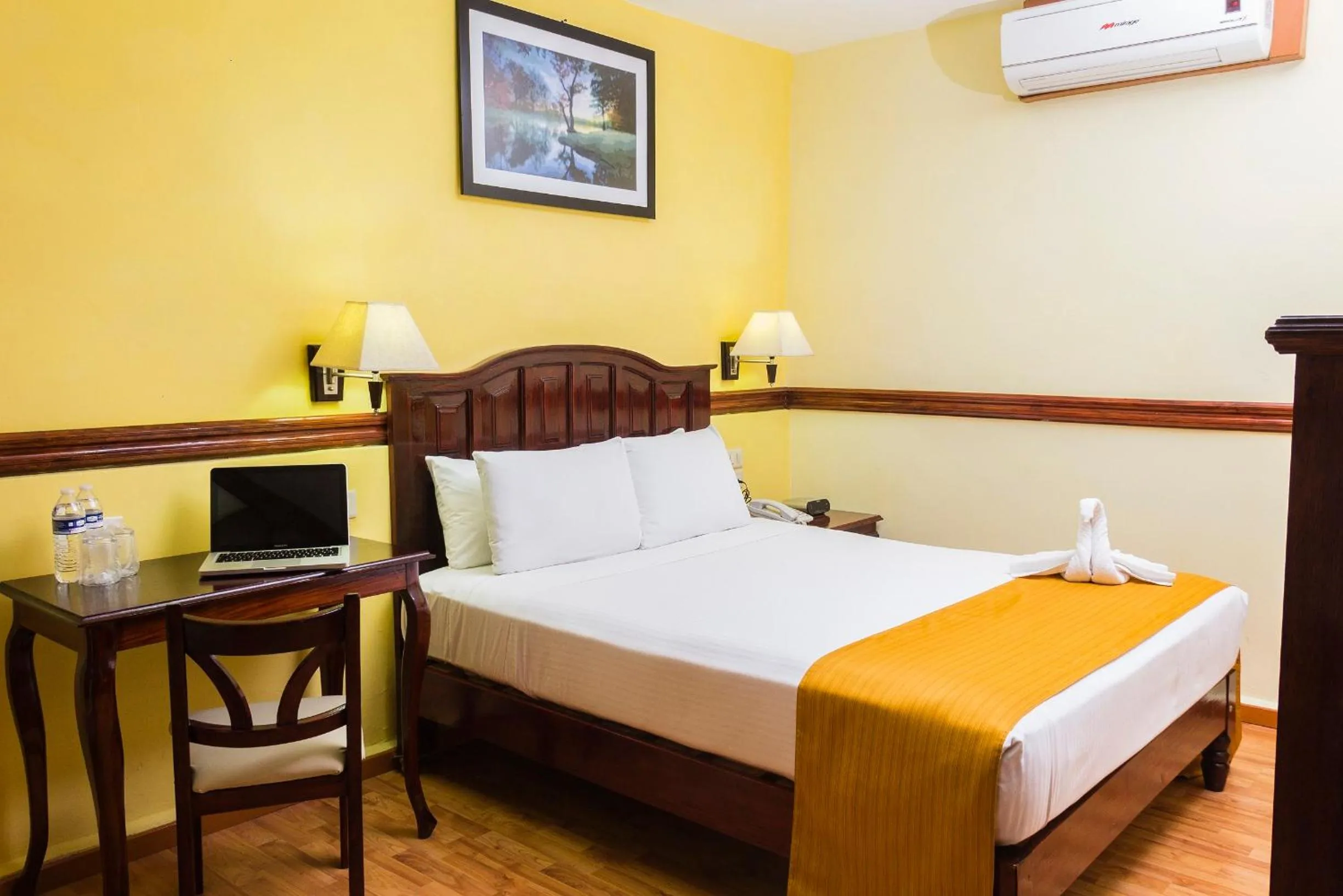 Bed in Hotel Madan Cárdenas