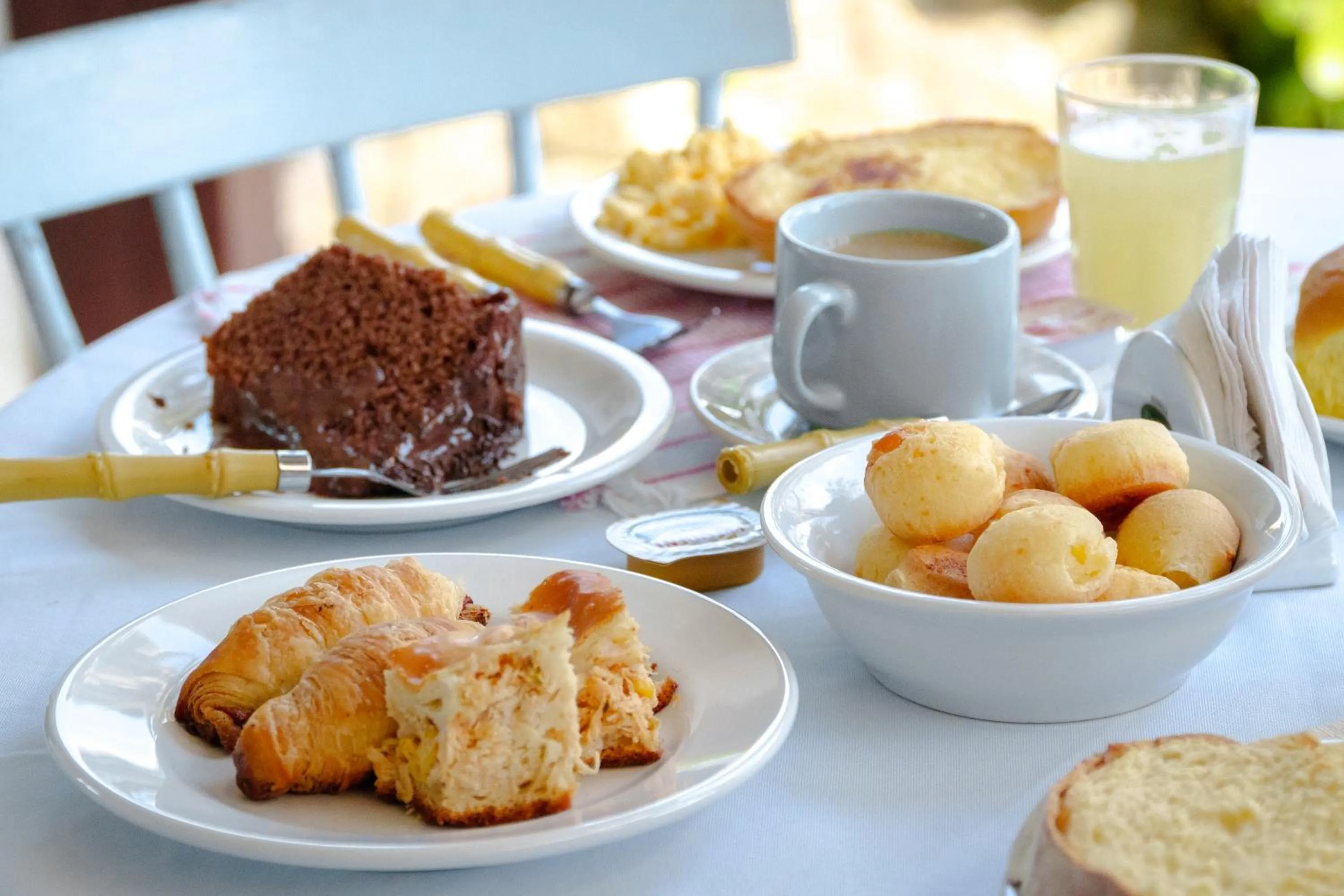 Food and drinks in VELINN Pousada Guarubela Villa Vittoria