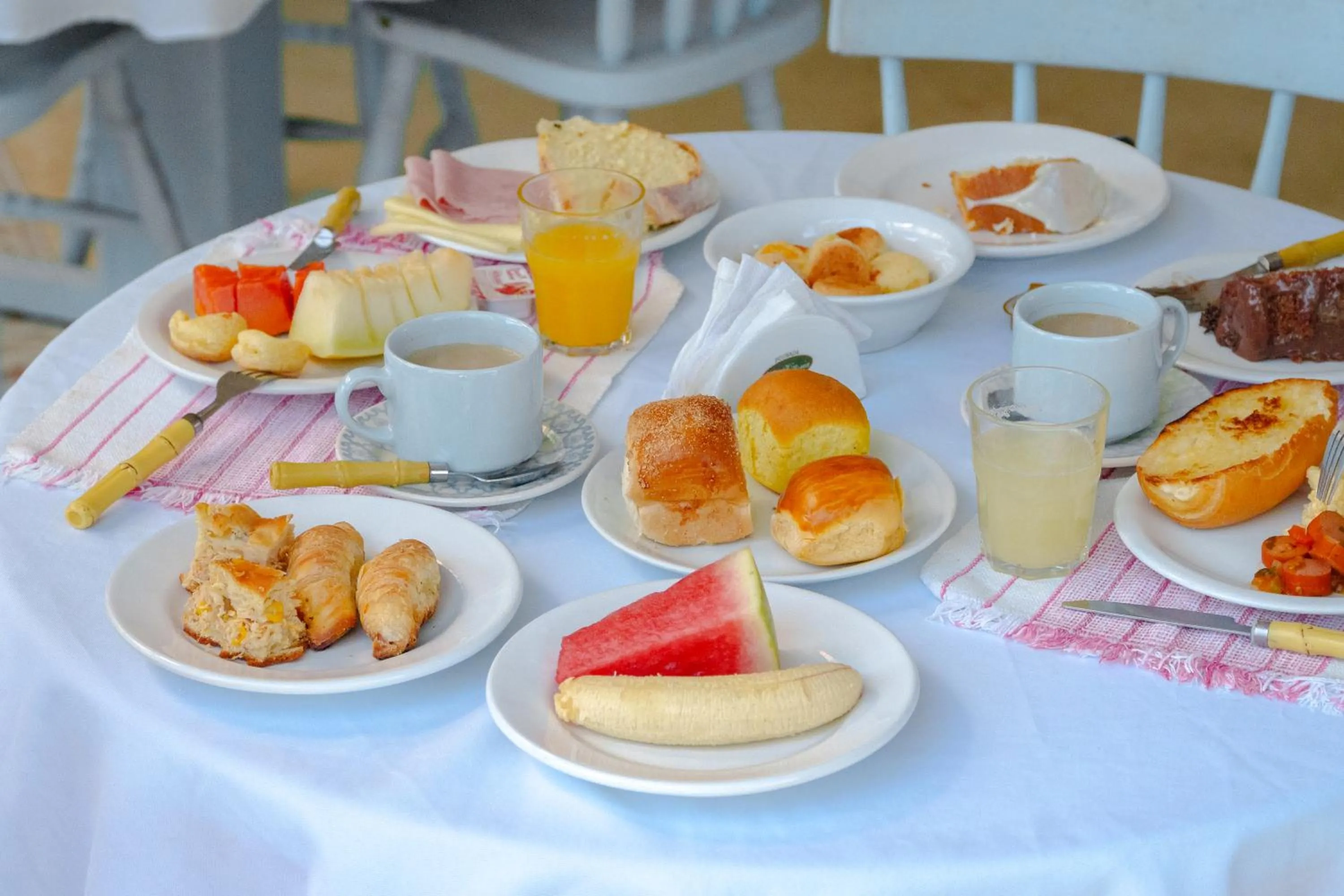 Food and drinks in VELINN Pousada Guarubela Villa Vittoria