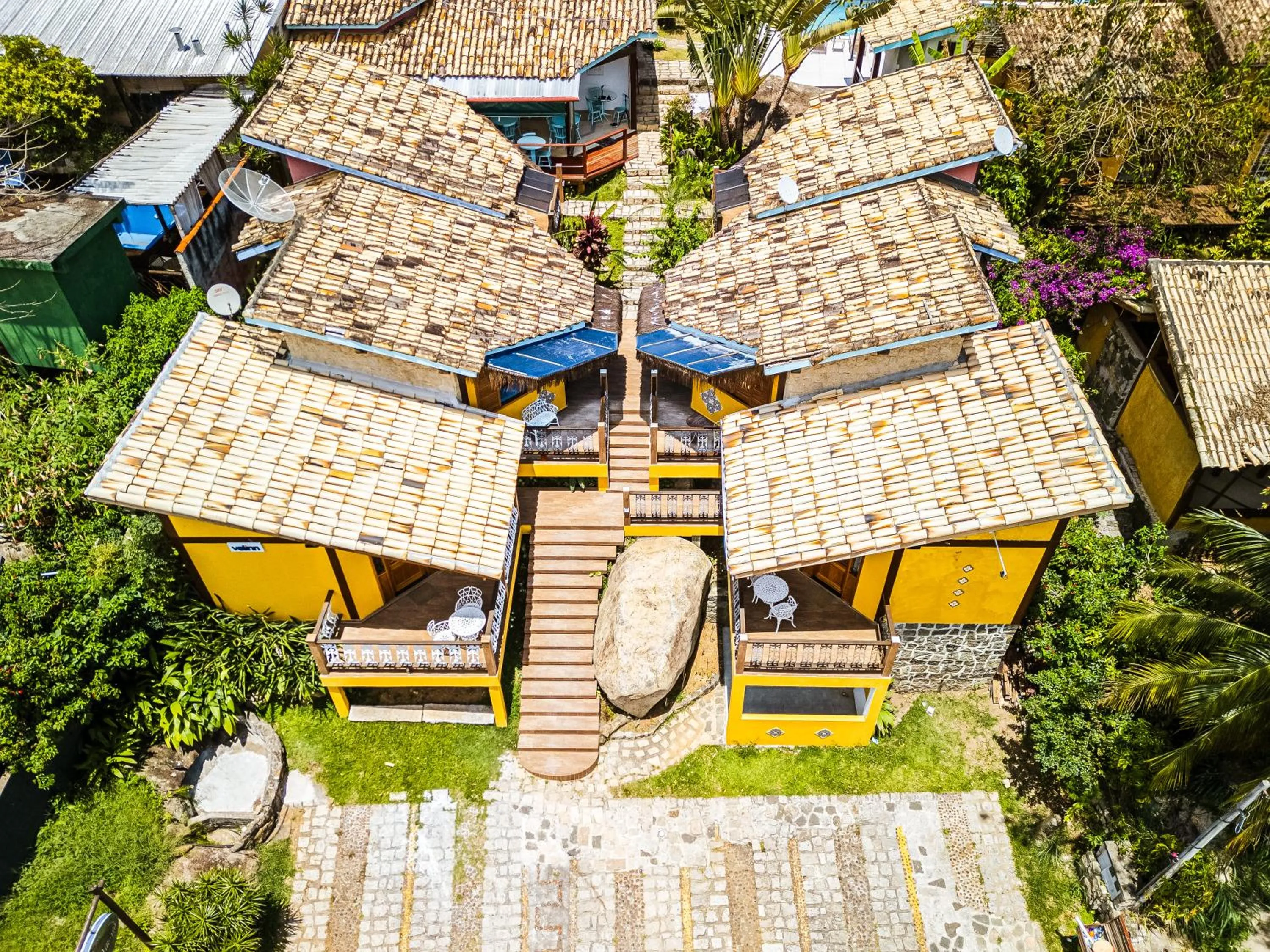 Property building in VELINN Pousada Guarubela Villa Vittoria