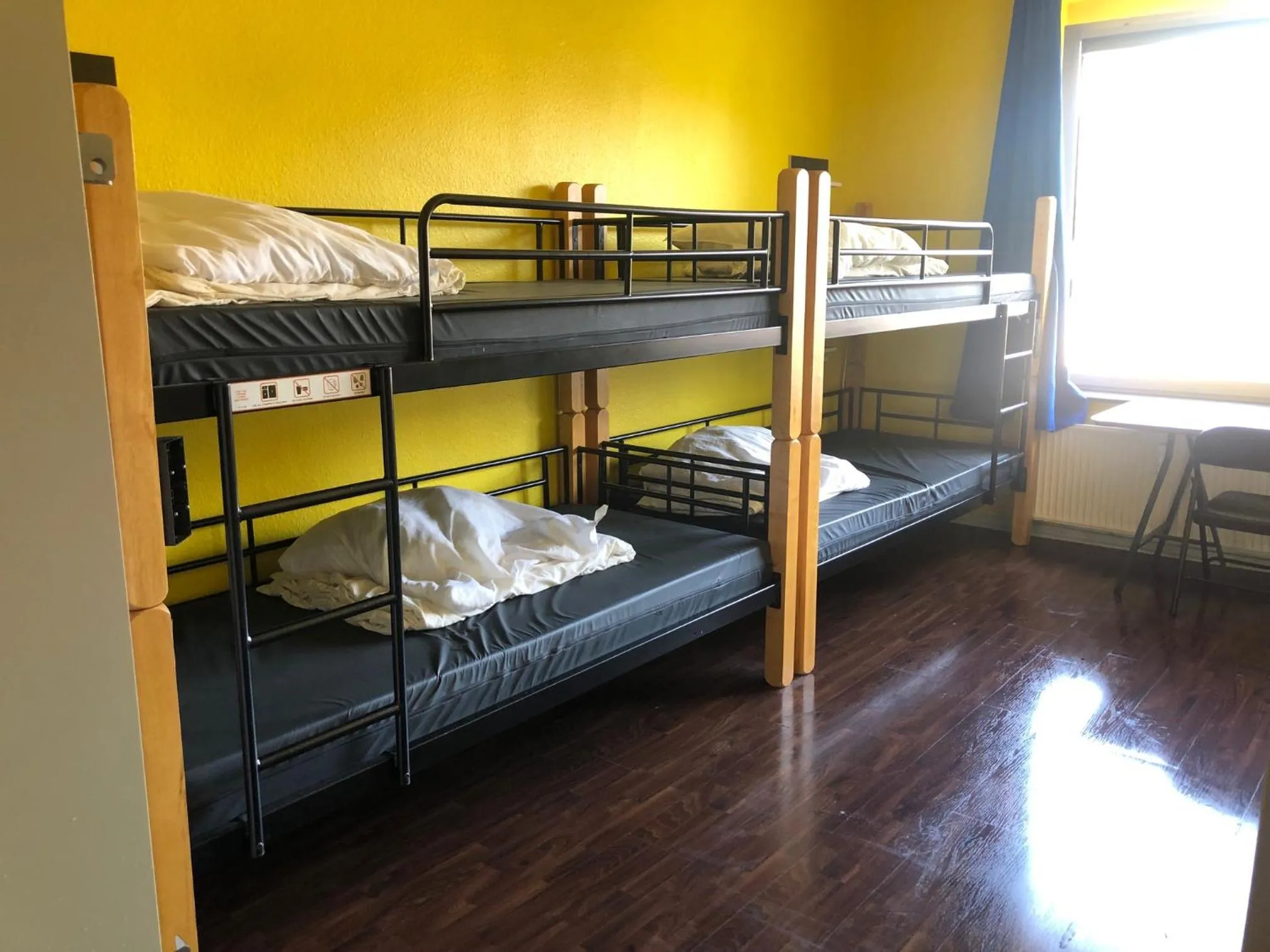 Photo of the whole room, Bed in Backpackers Düsseldorf - SELF CHECK-IN