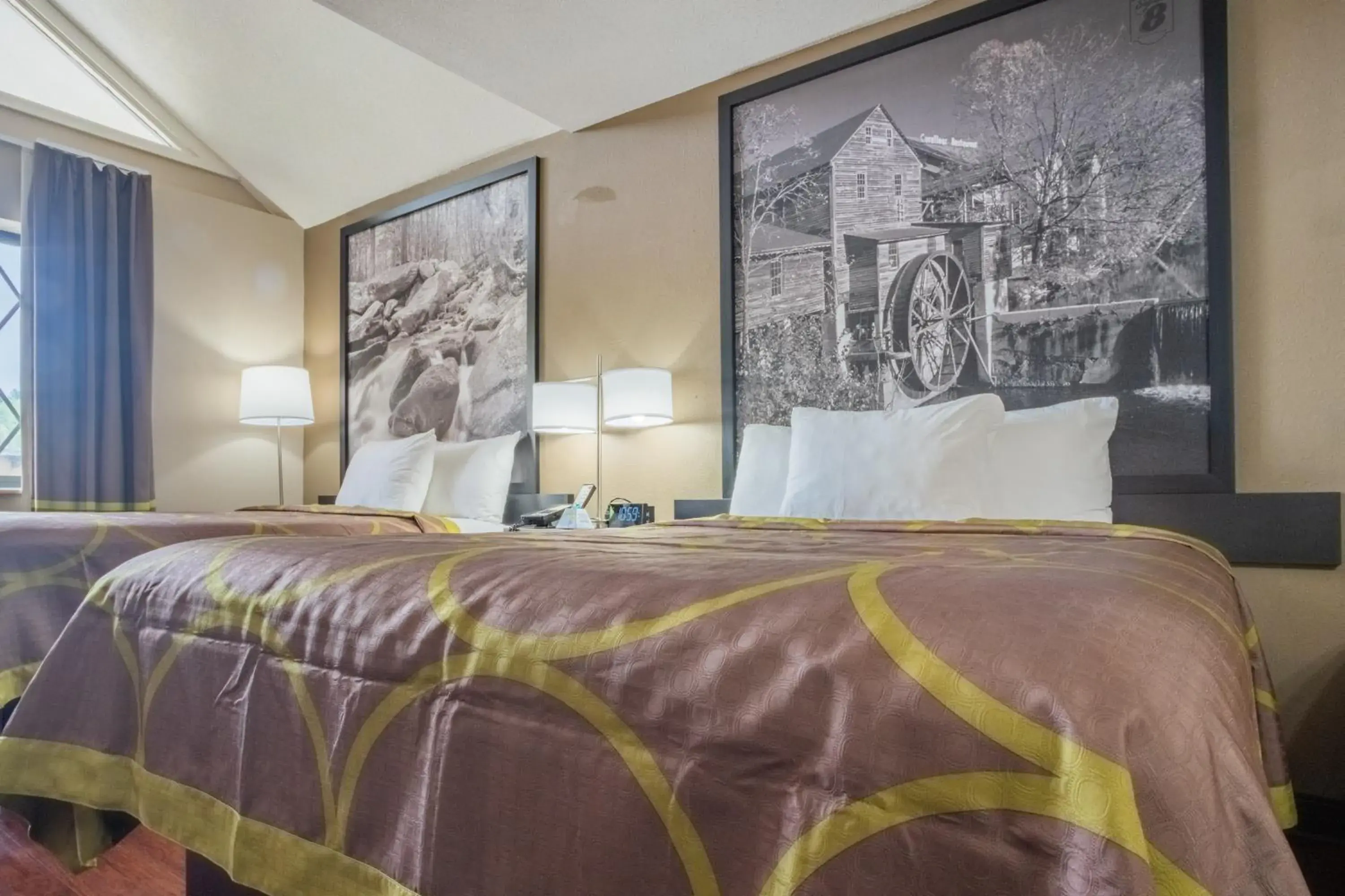 Bedroom, Bed in Super 8 by Wyndham Downtown Gatlinburg at Convention Center Bedroom, Bed in Super 8 by Wyndham Downtown Gatlinburg at Convention Center