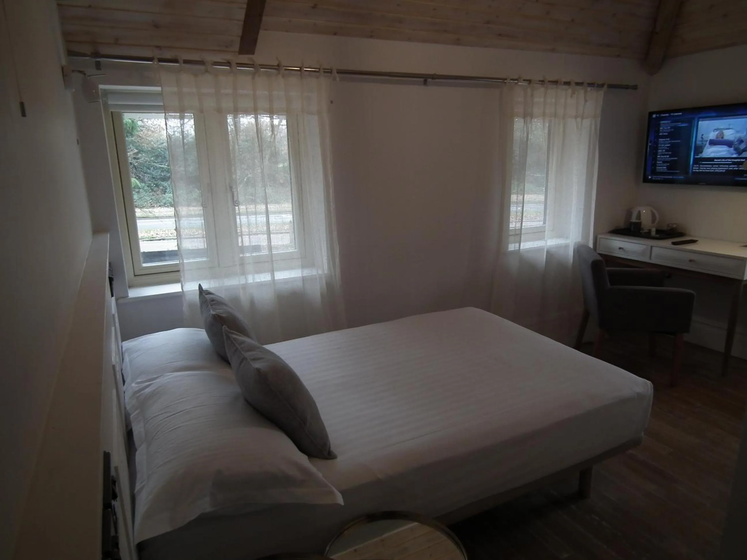 Bed in The Kingsley at Eversley