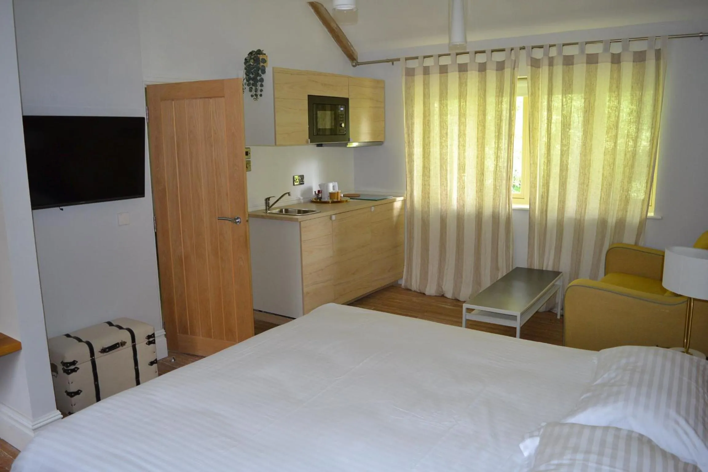 Bed in The Kingsley at Eversley