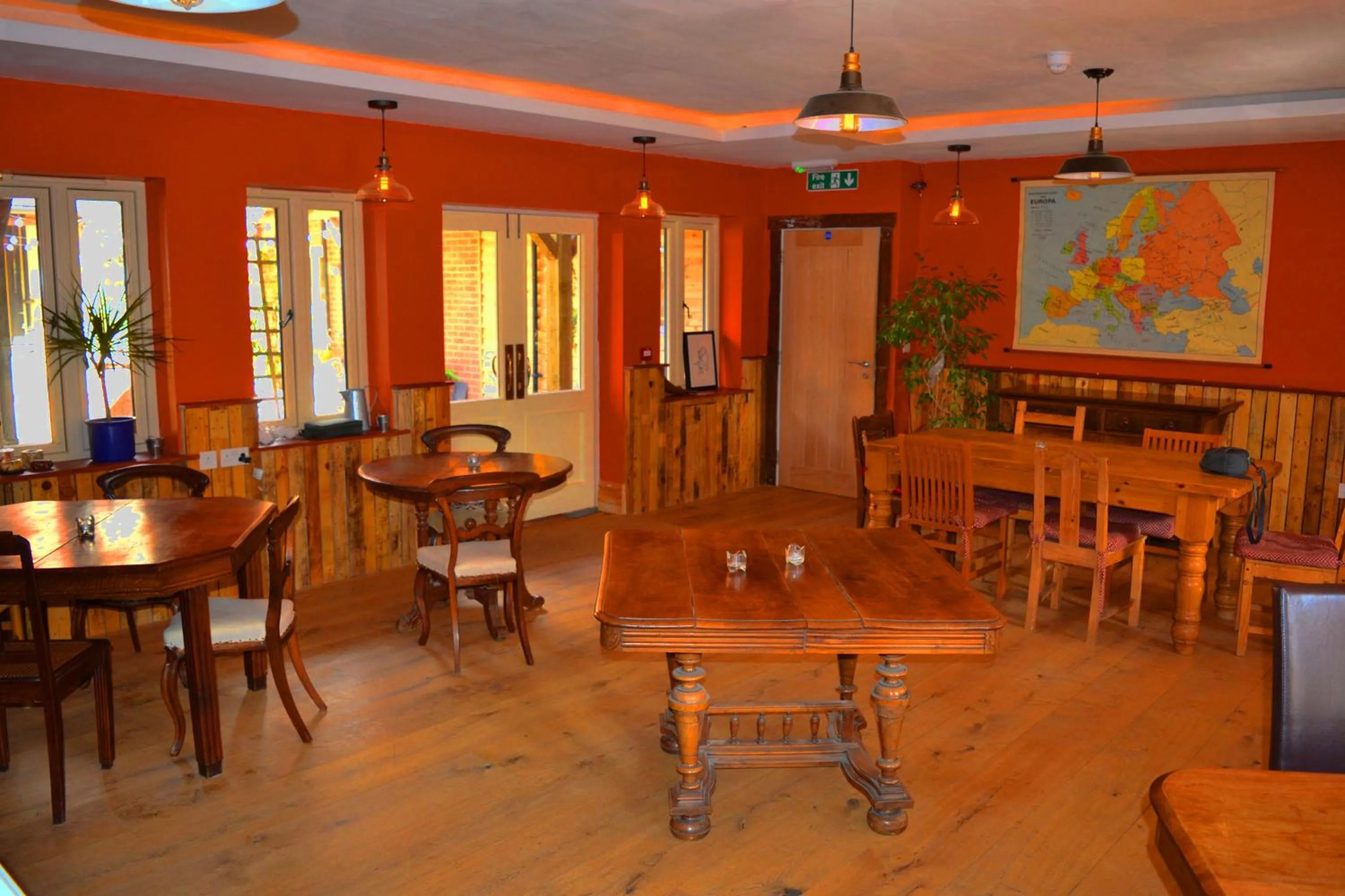 Lounge or bar in The Kingsley at Eversley