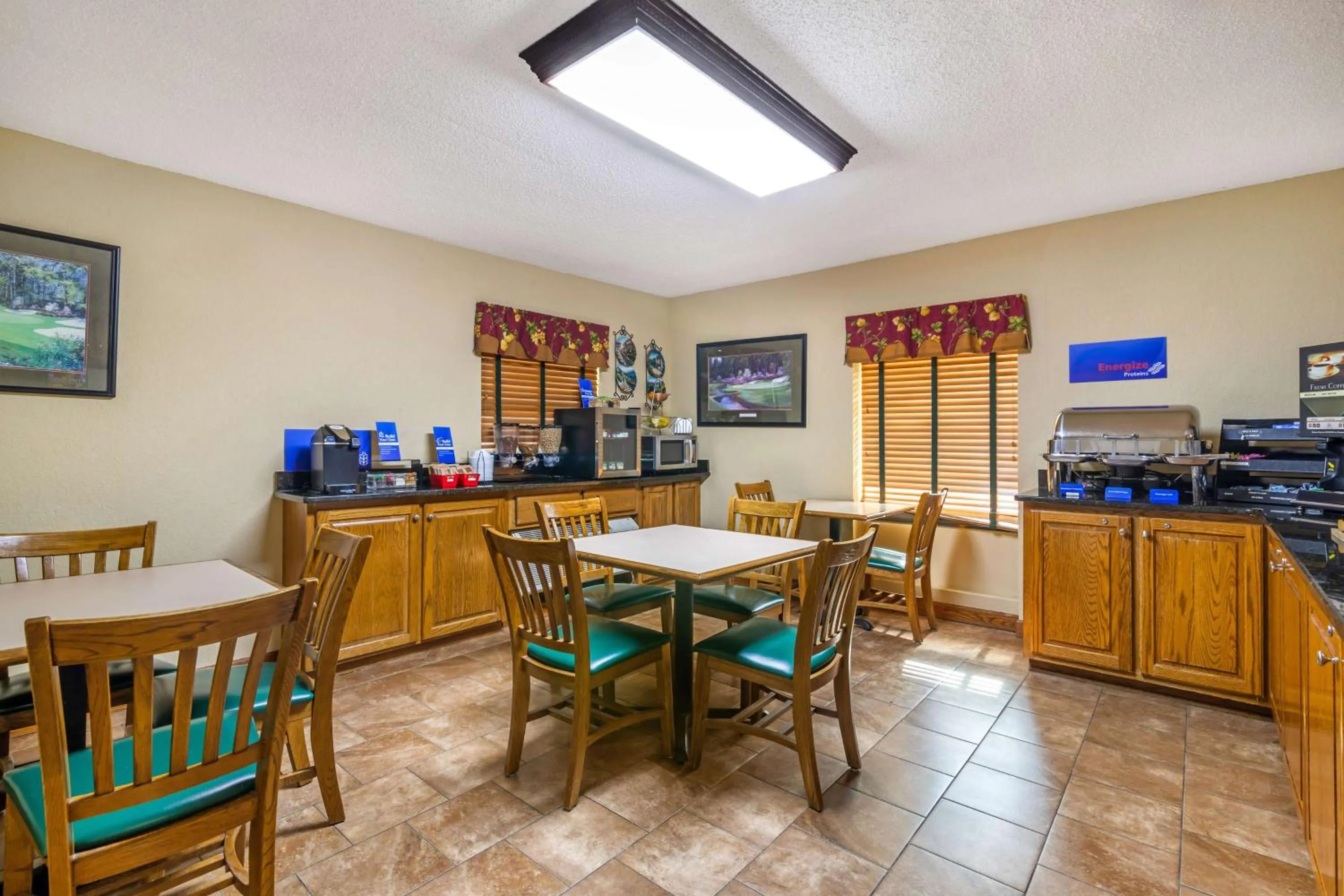 Breakfast in Best Western Bradford Inn