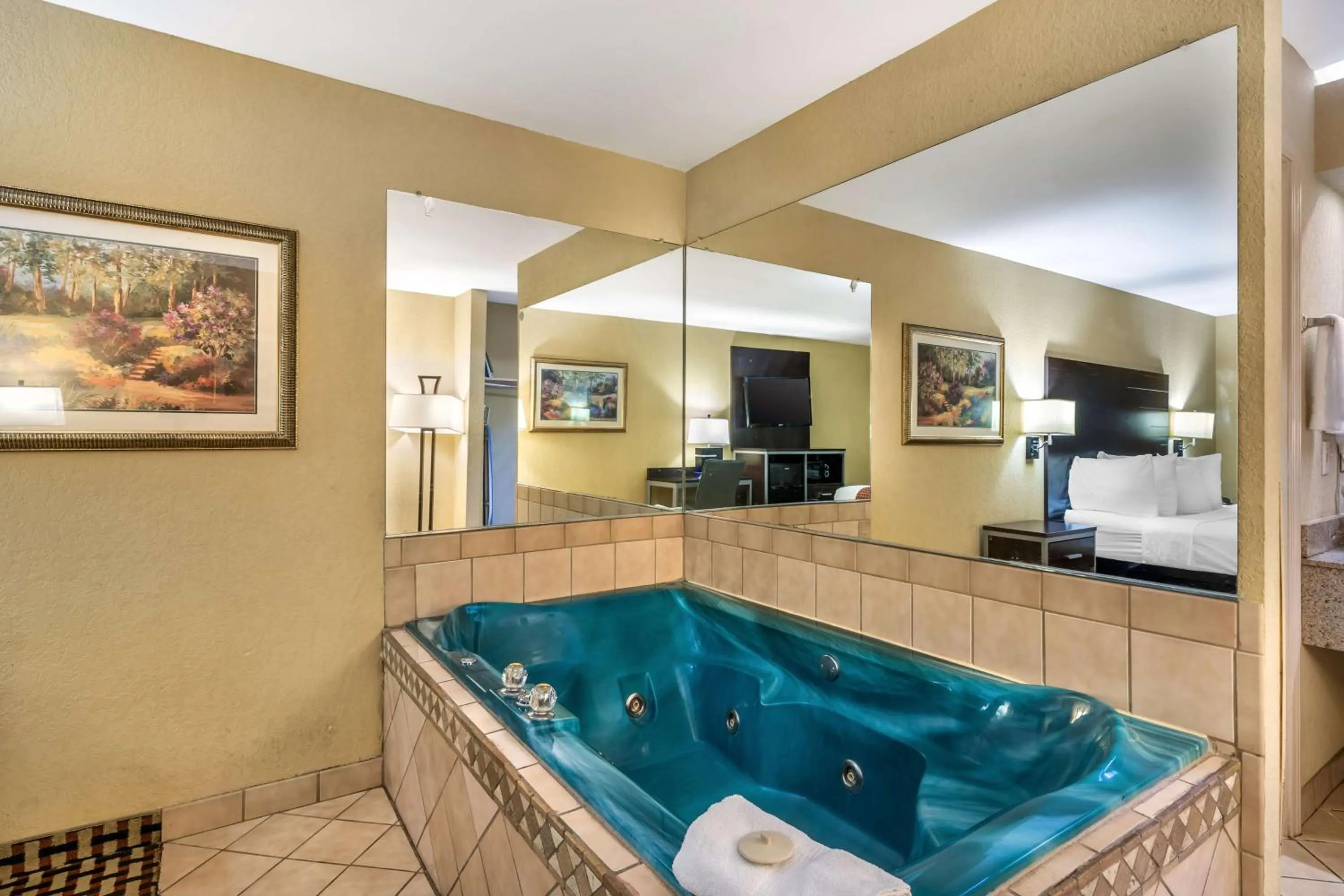 Bedroom in Best Western Bradford Inn