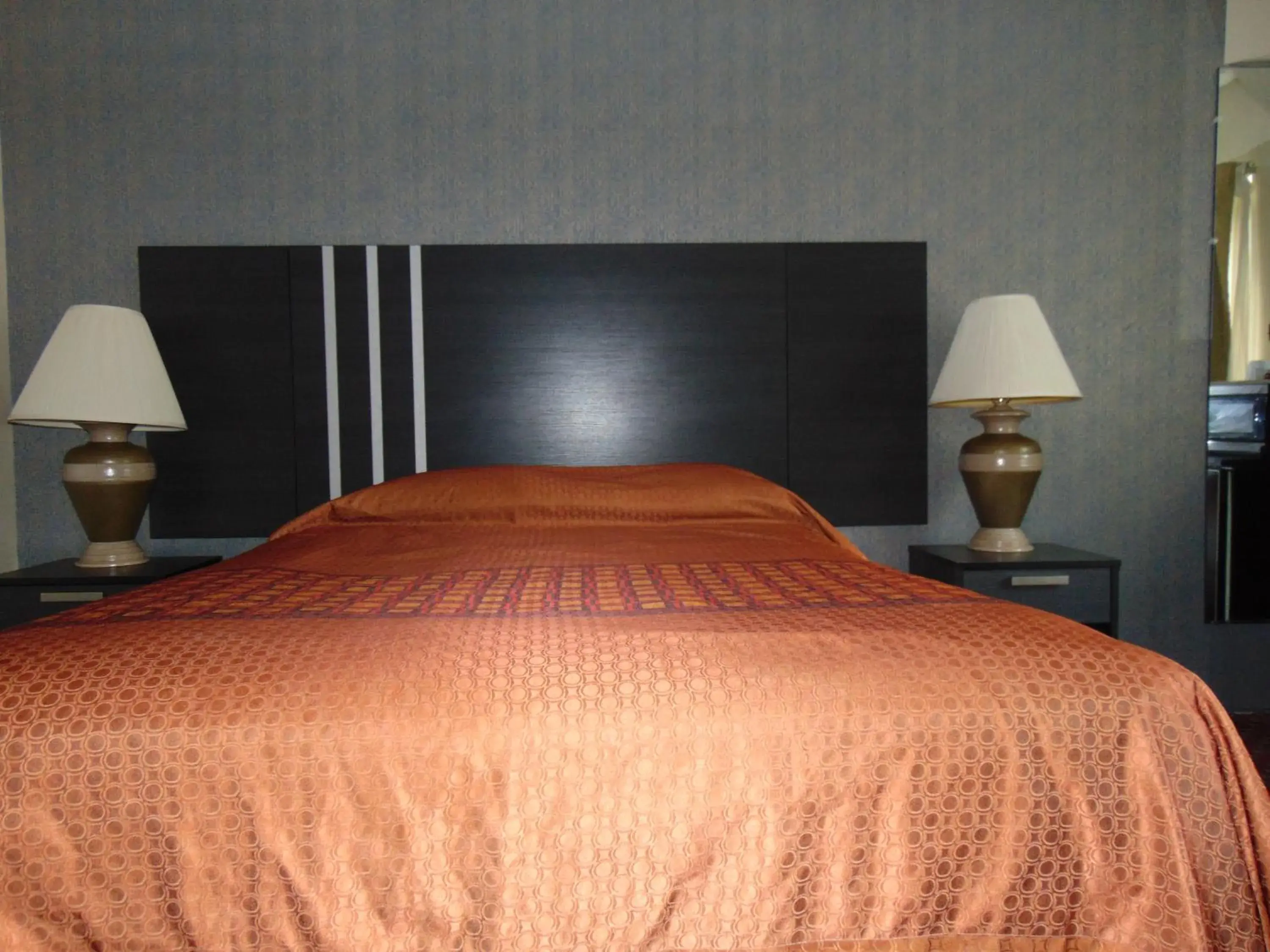 Bed in La Mirage Bed in La Mirage