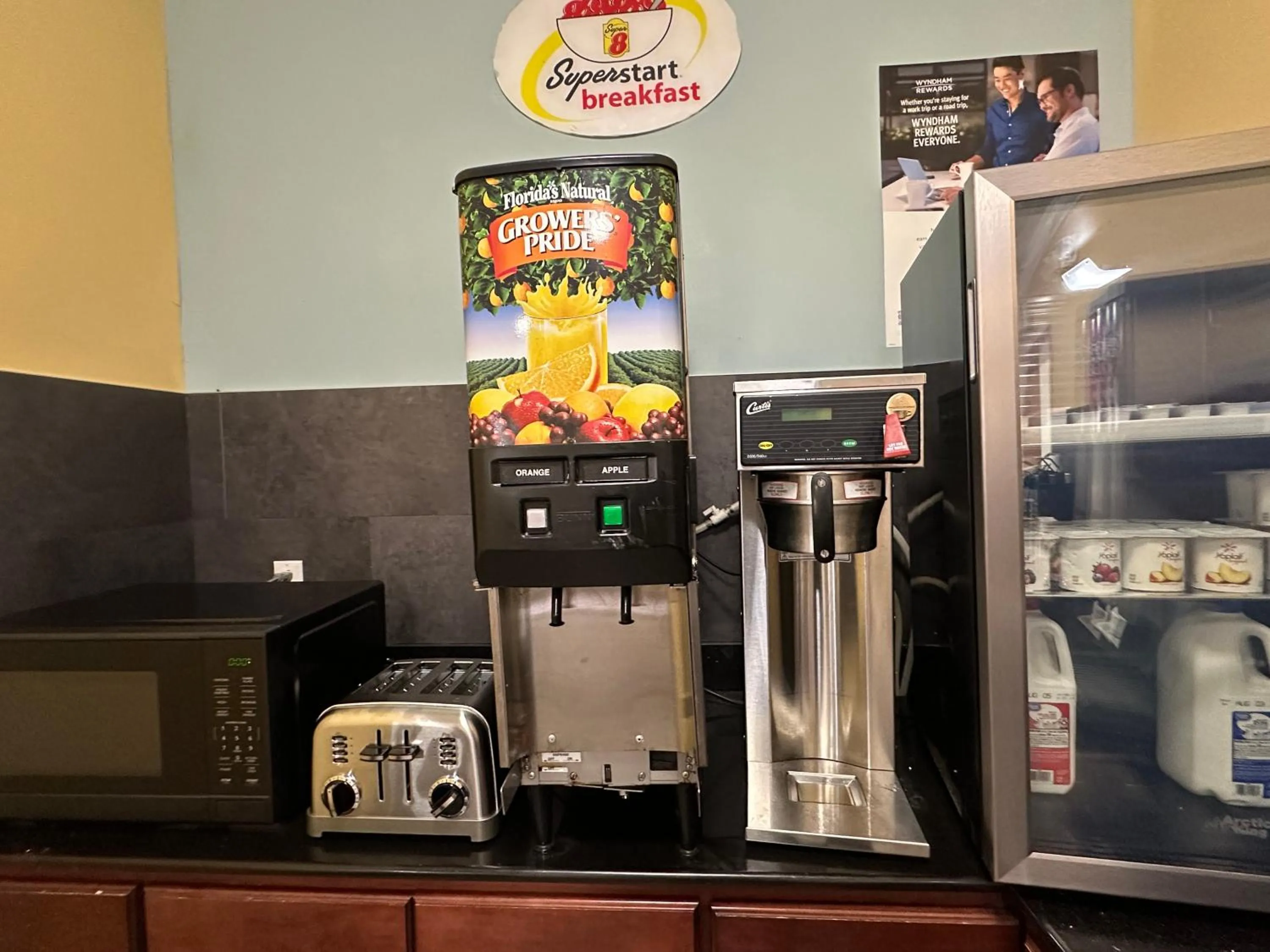 Breakfast in Super 8 by Wyndham Richfield Cleveland