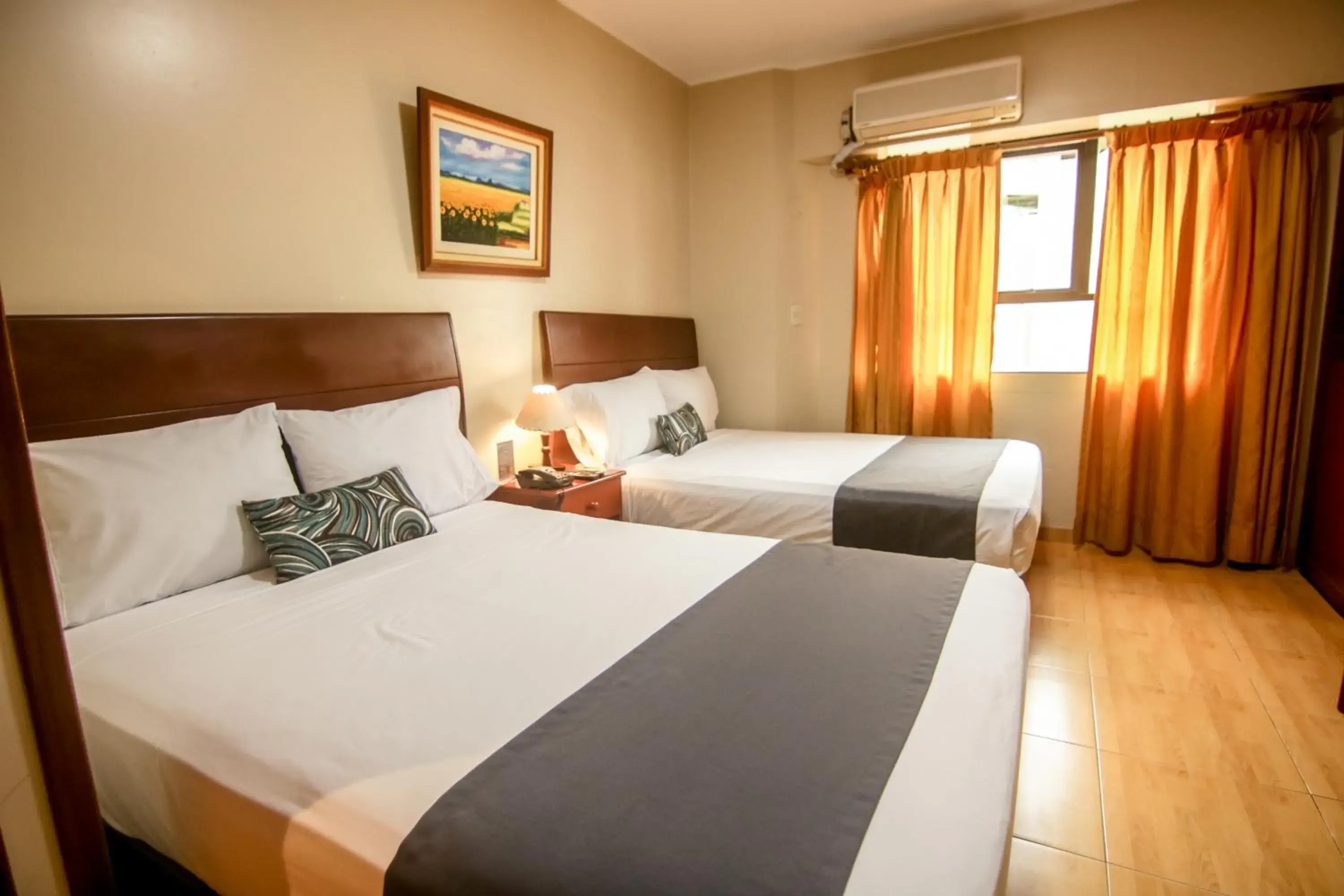 Double Room with Two Double Beds in Epiqus Hotel Double Room with Two Double Beds in Epiqus Hotel